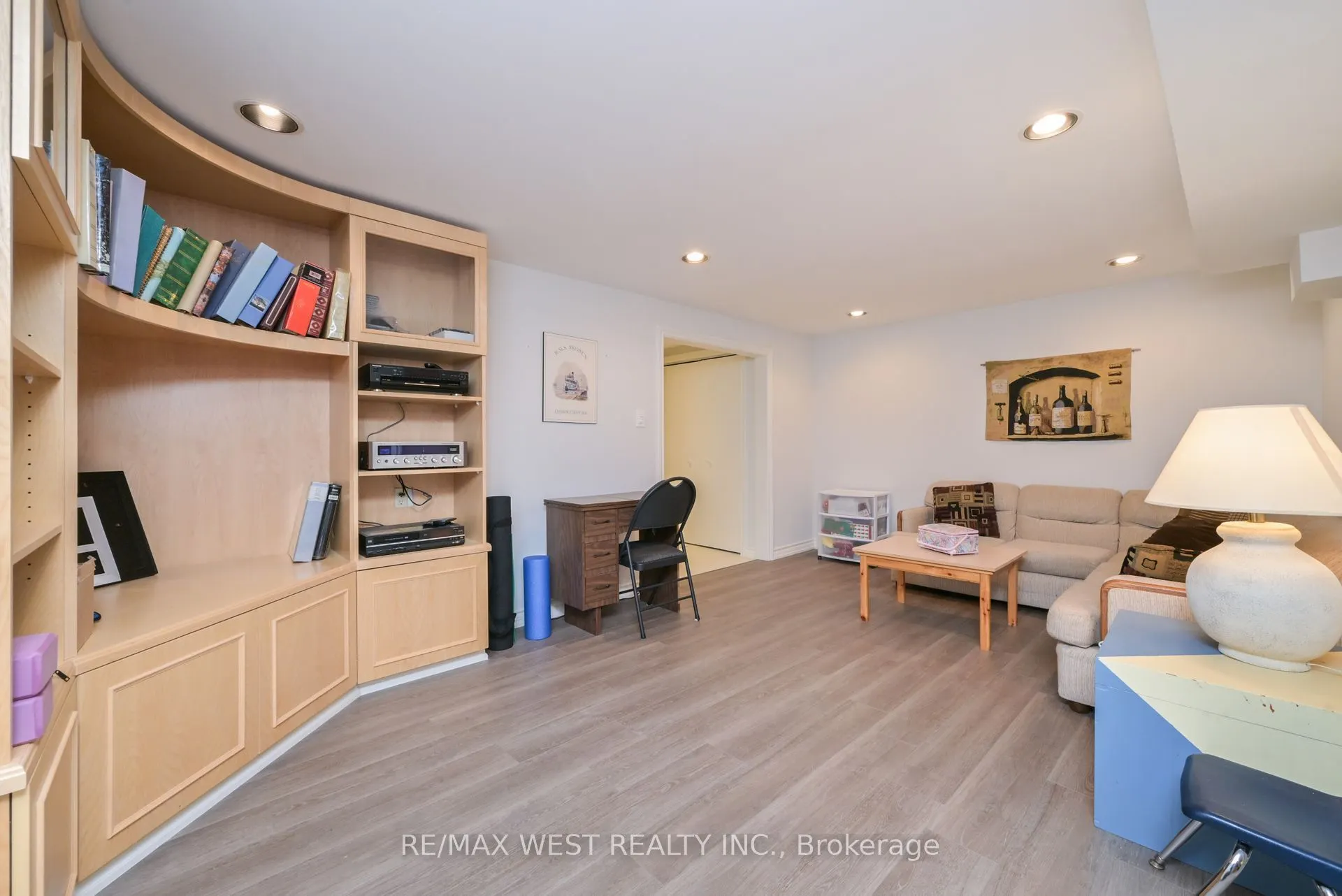 24 Cedarwood Crescent