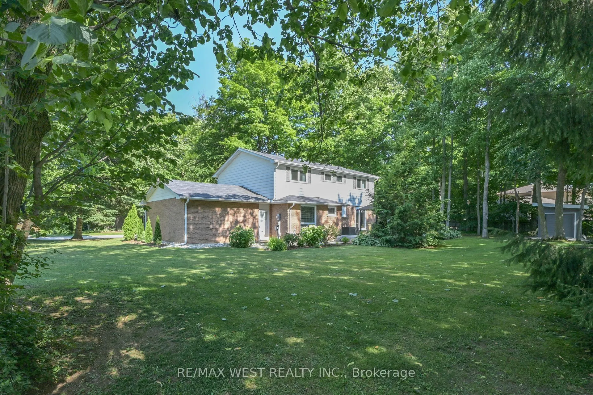 24 Cedarwood Crescent