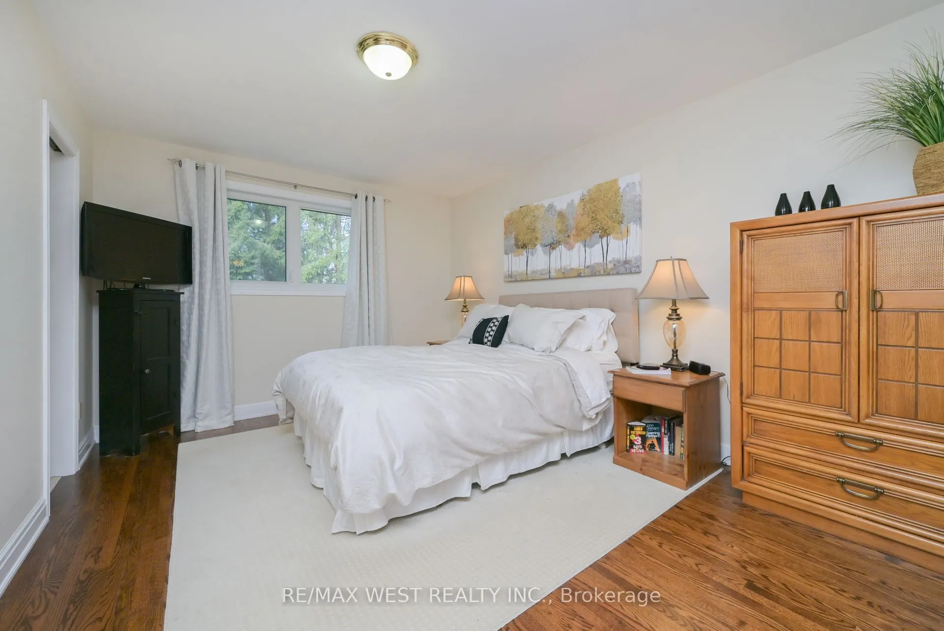 24 Cedarwood Crescent