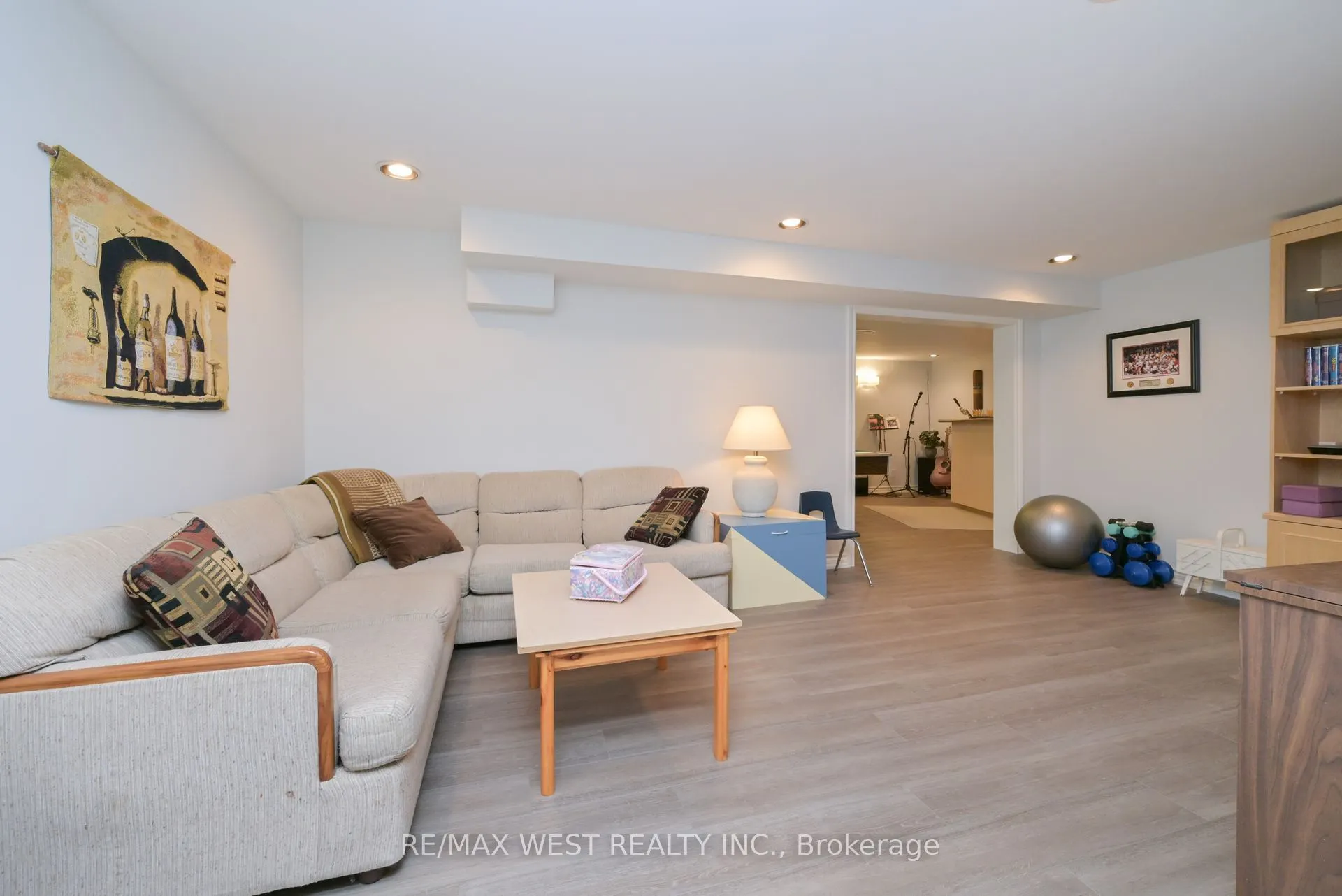 24 Cedarwood Crescent