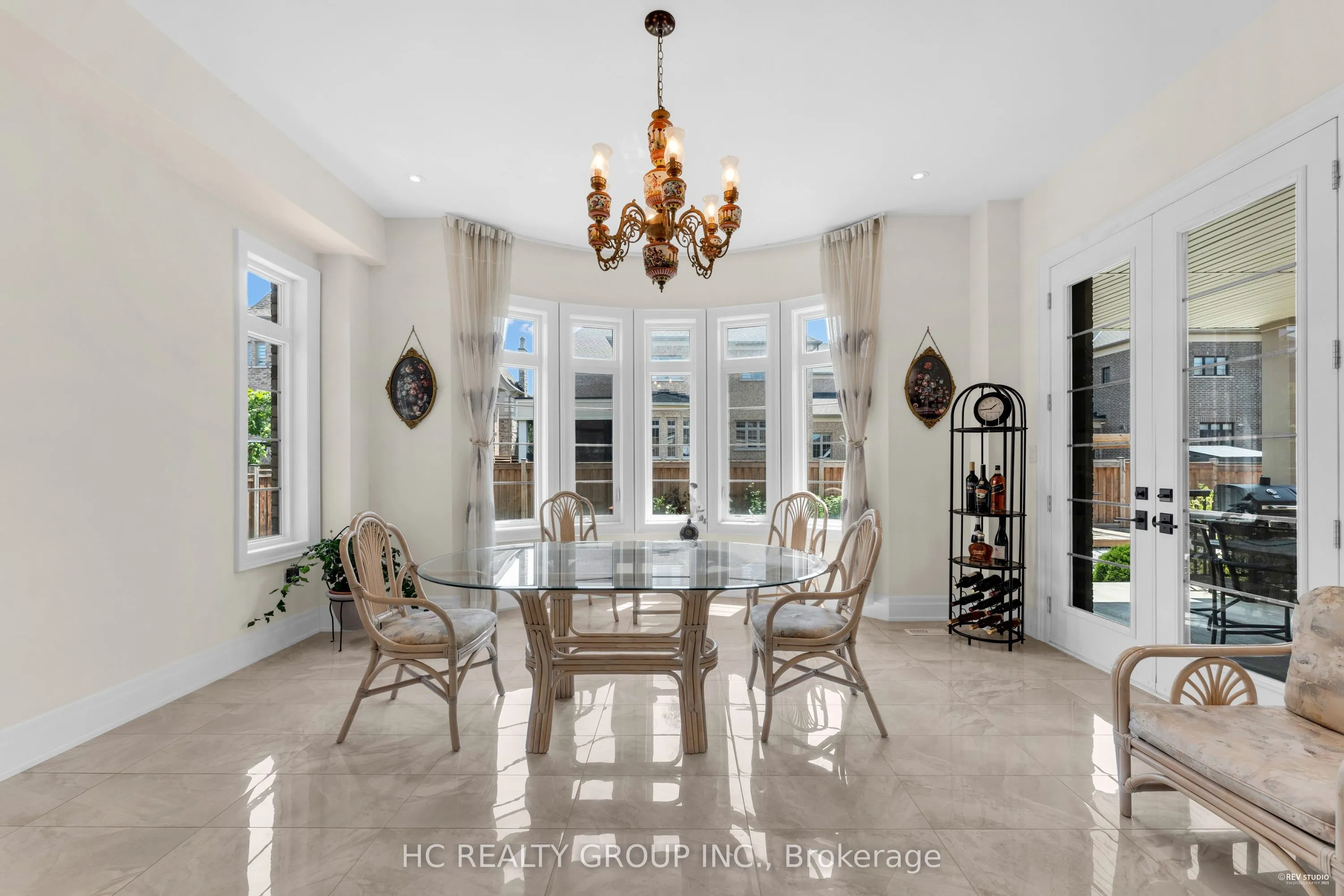 27 Sir Henry Court