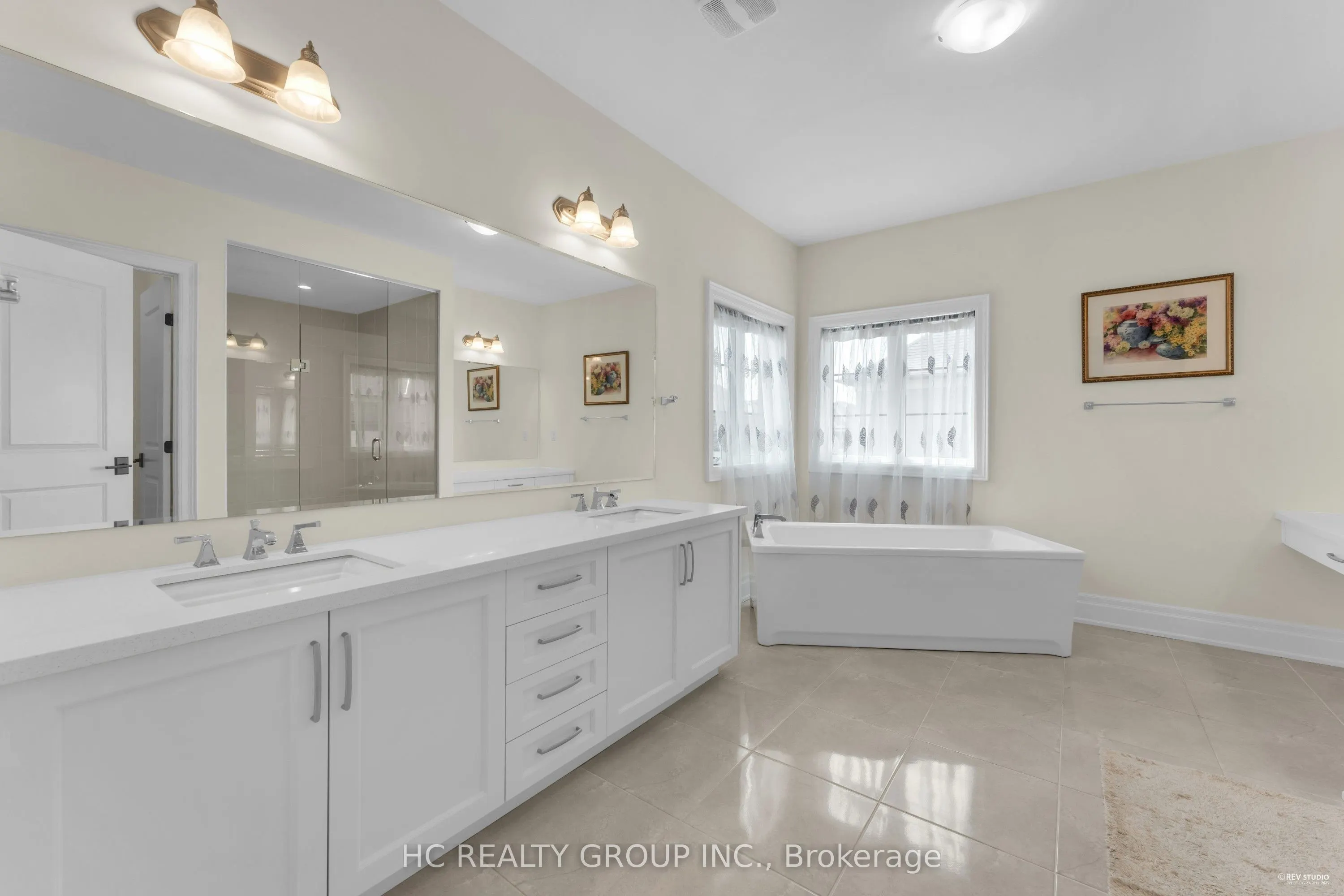 27 Sir Henry Court