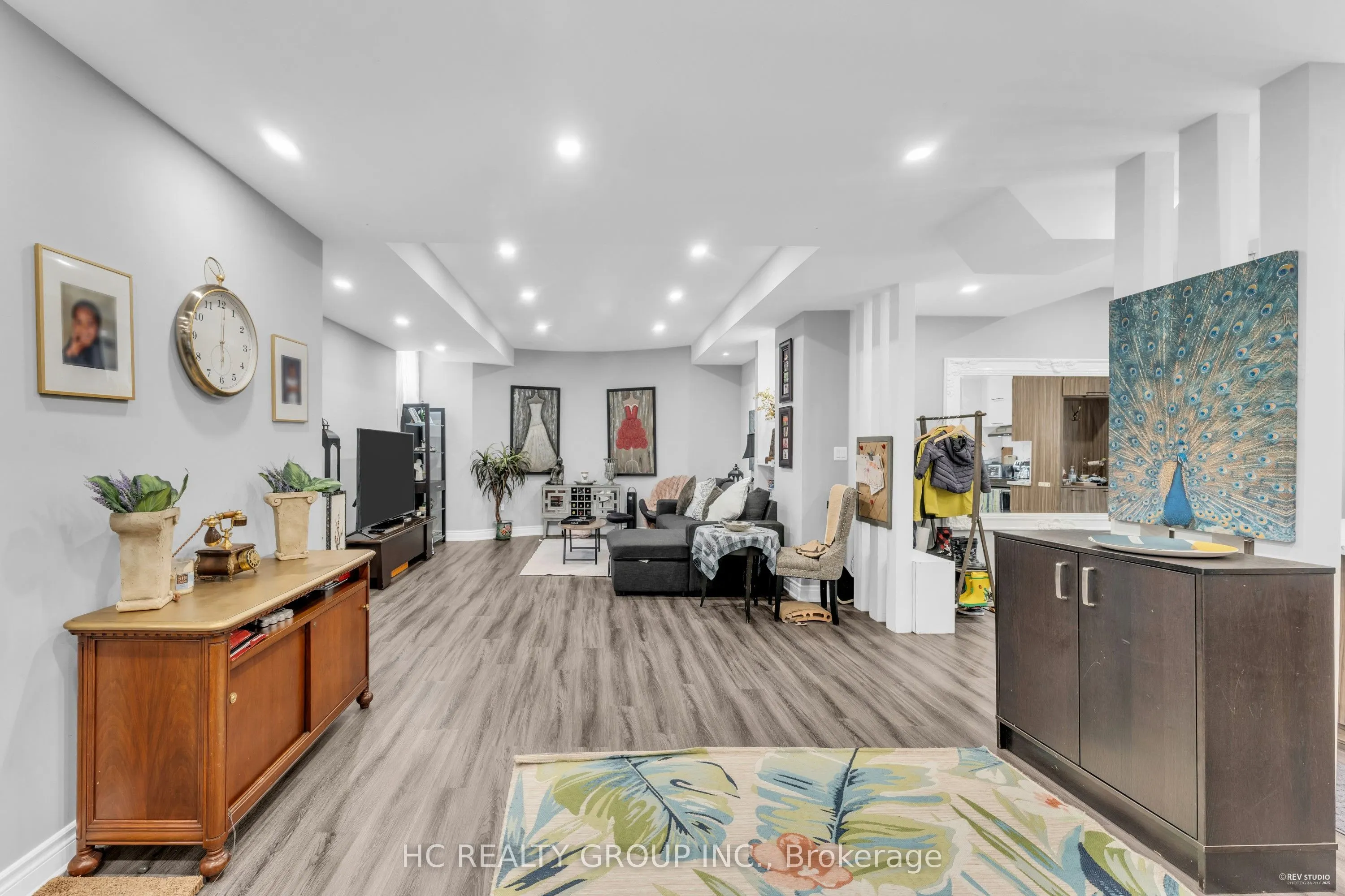 27 Sir Henry Court
