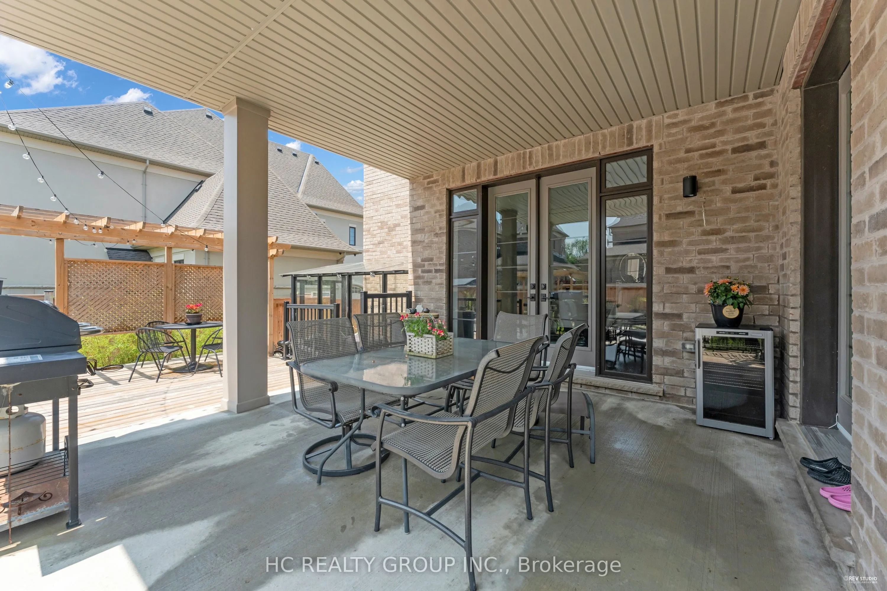 27 Sir Henry Court