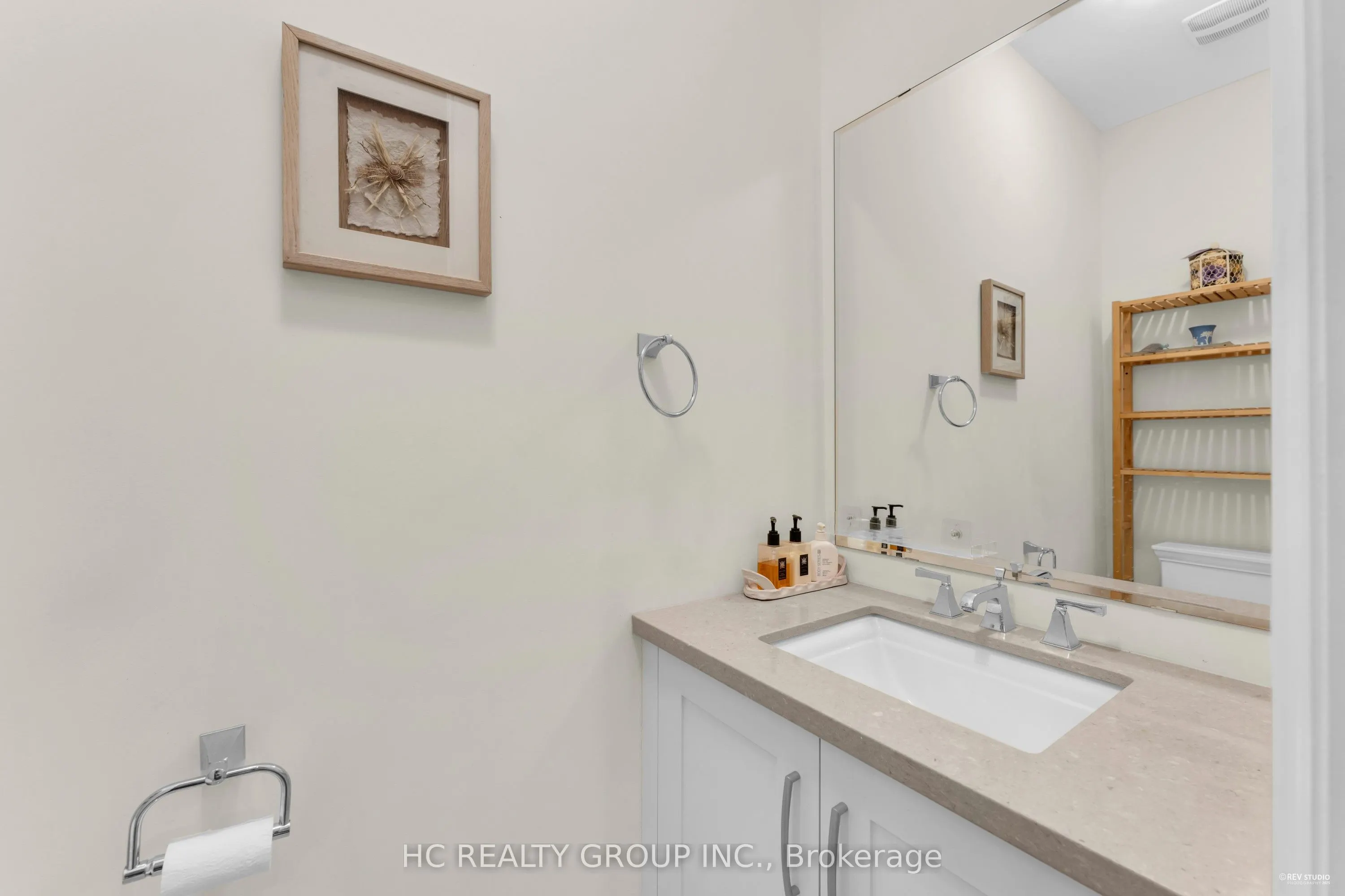 27 Sir Henry Court