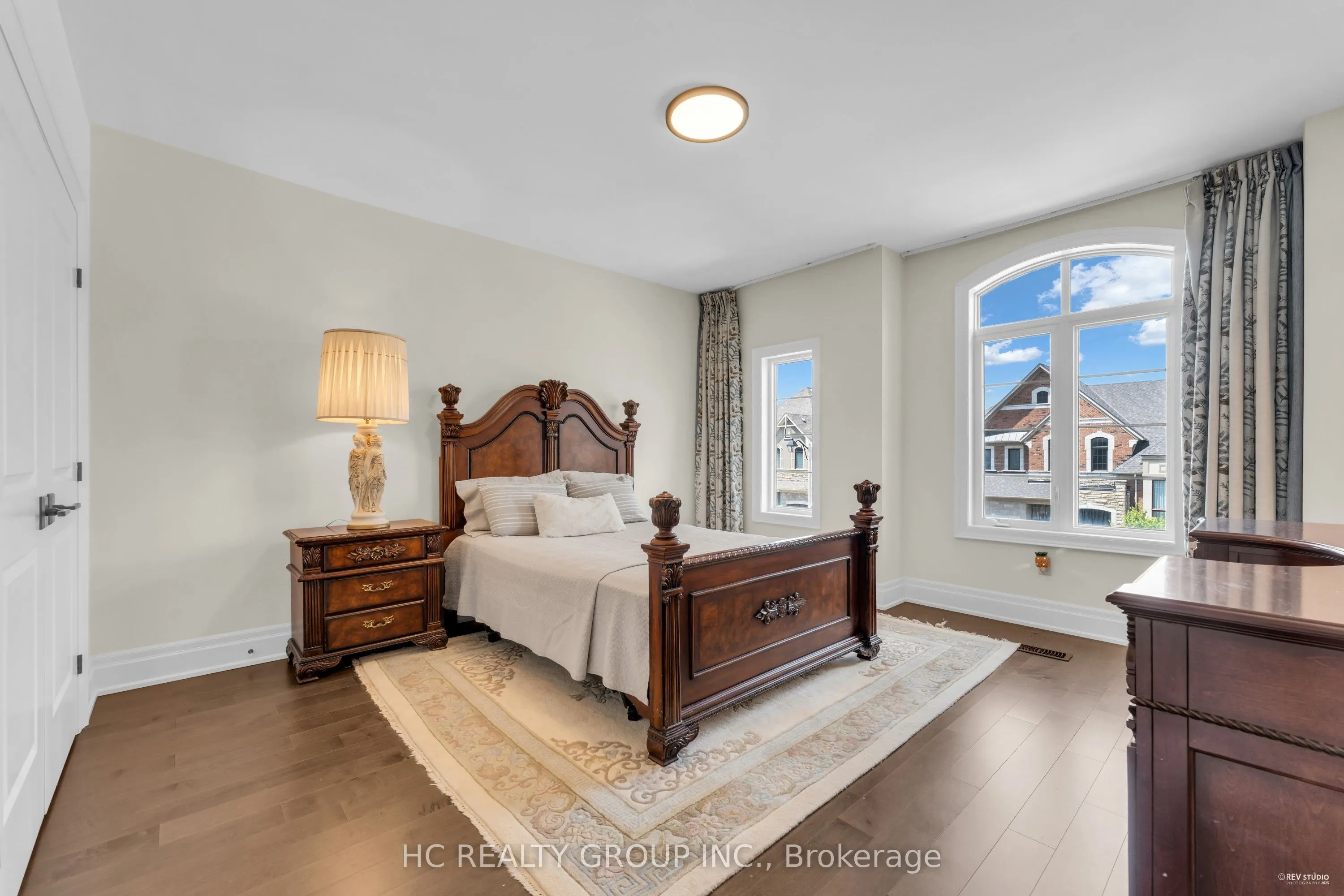 27 Sir Henry Court