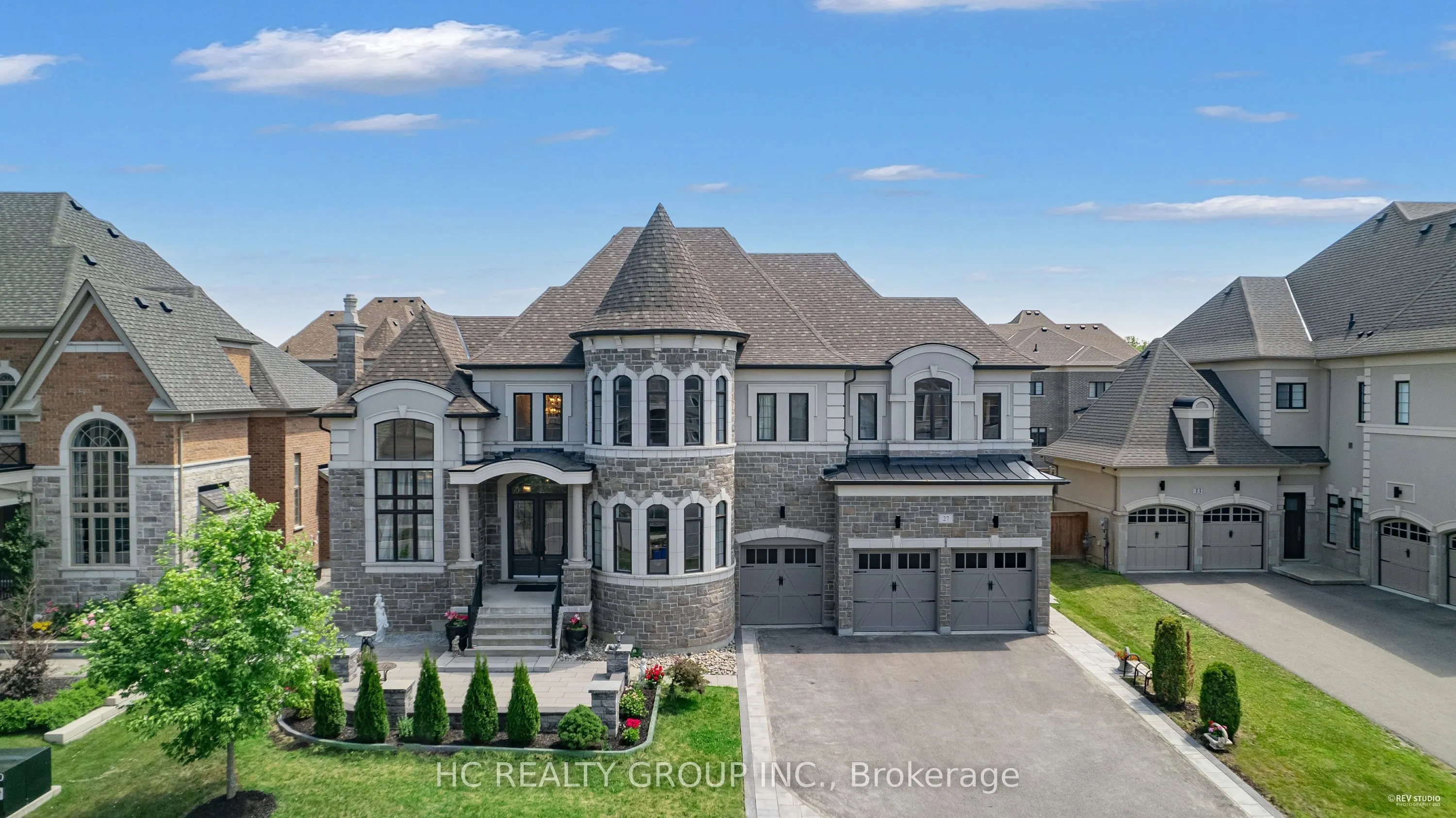 27 Sir Henry Court