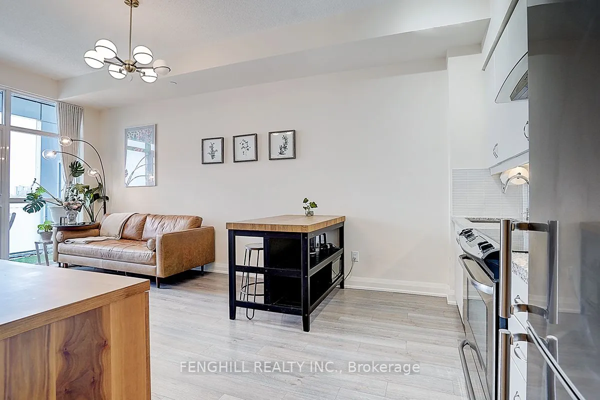8763 Bayview Avenue, #506