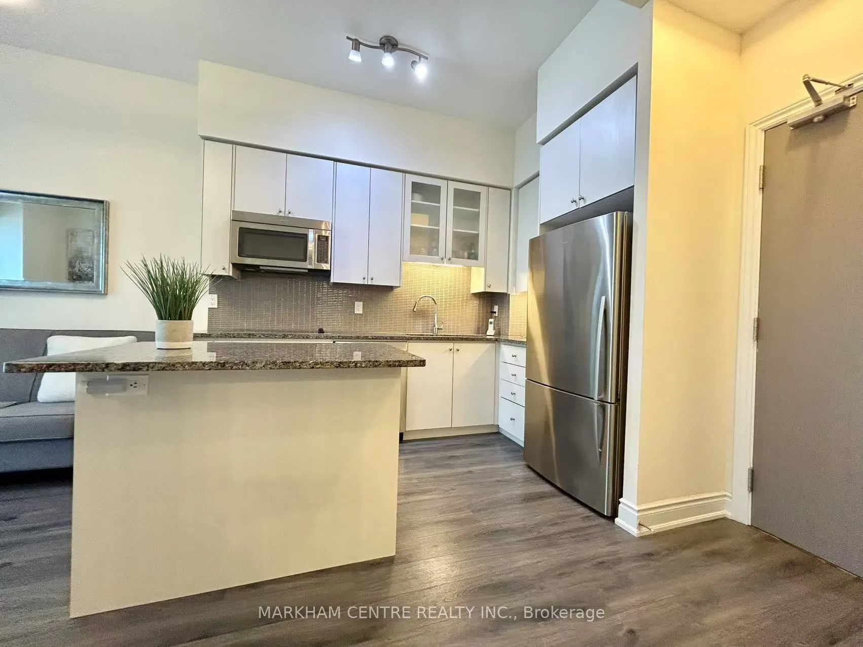 9090 Yonge Street, #103B