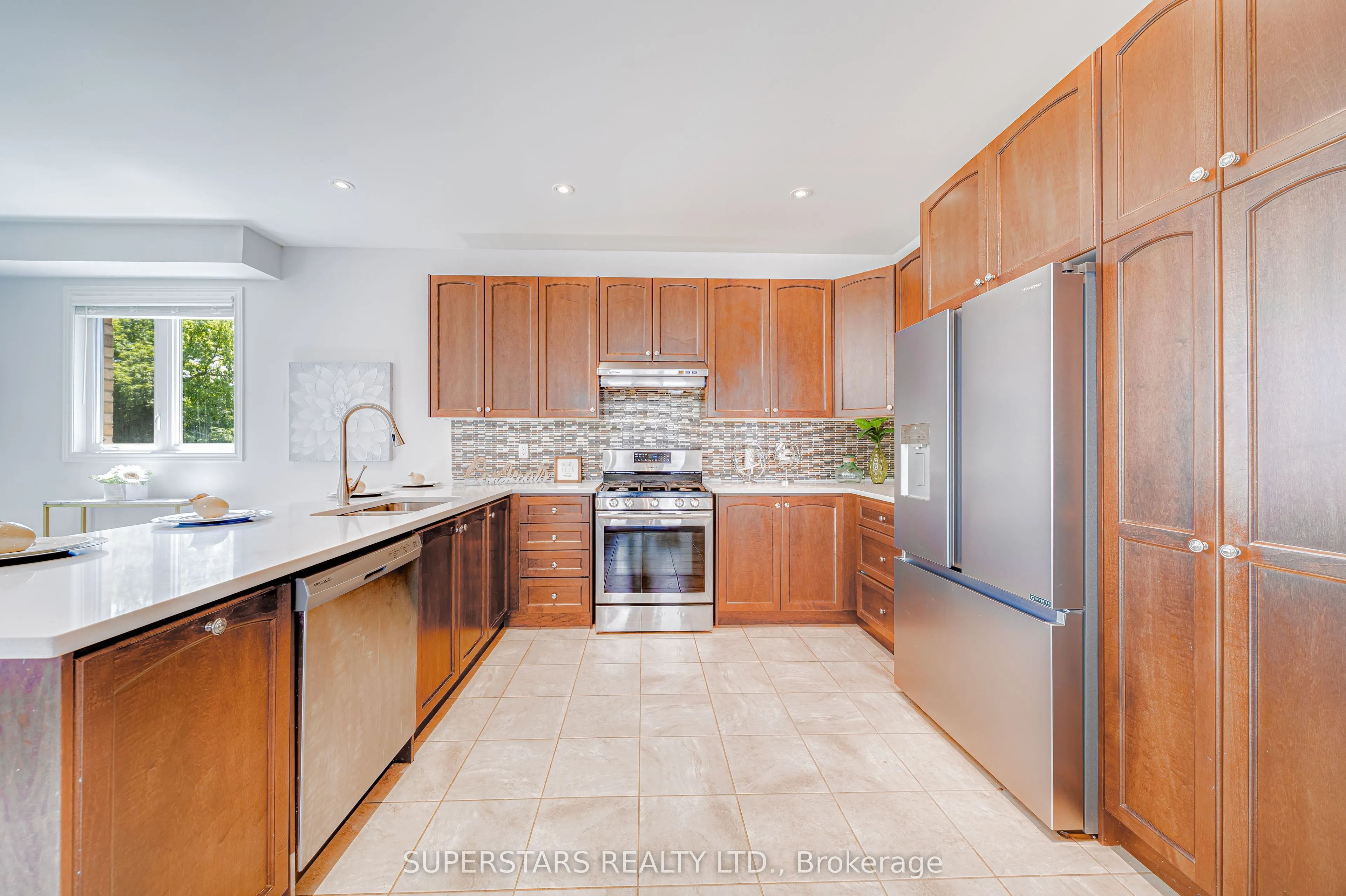 163 Pleasant Boulevard