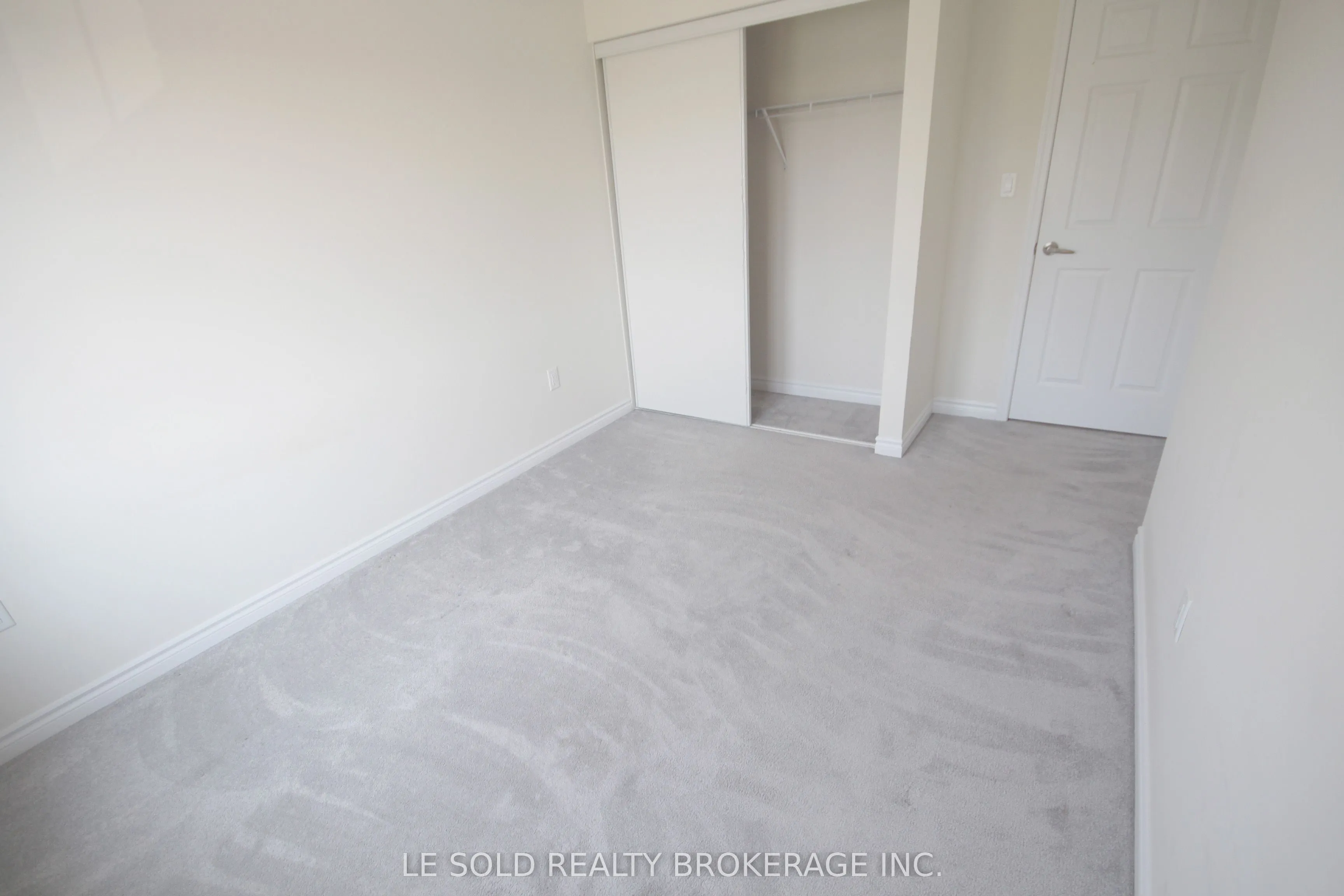 90 Hutt Crescent