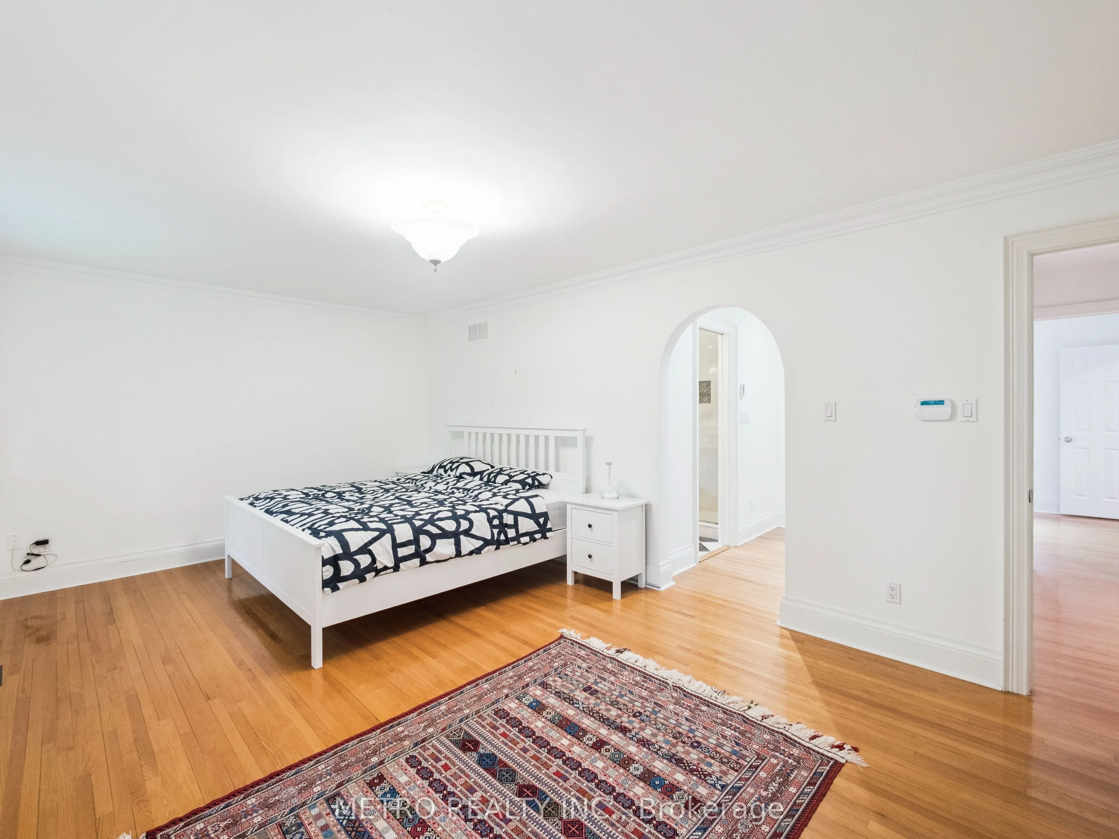 14 Village Squire Lane