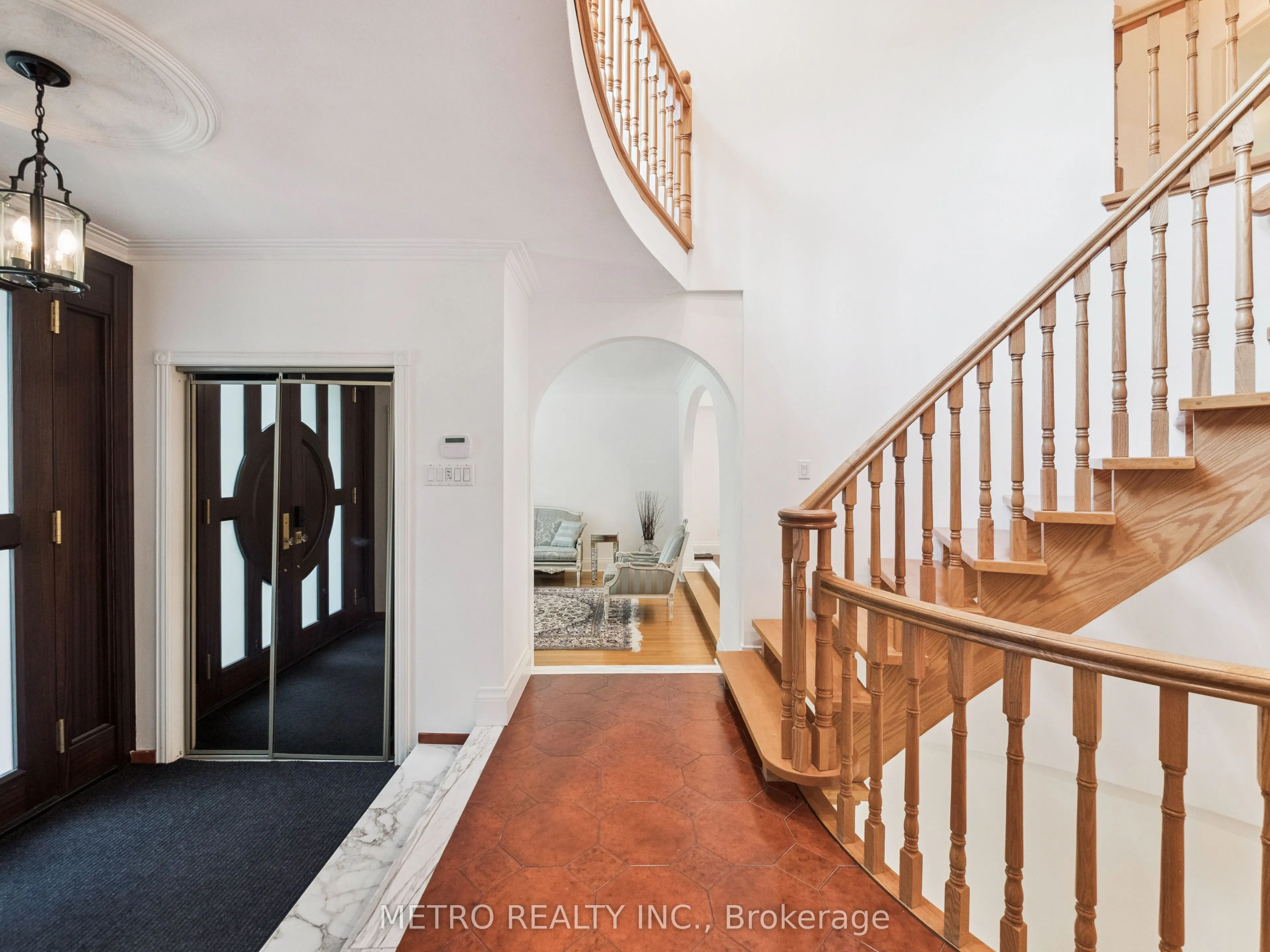 14 Village Squire Lane