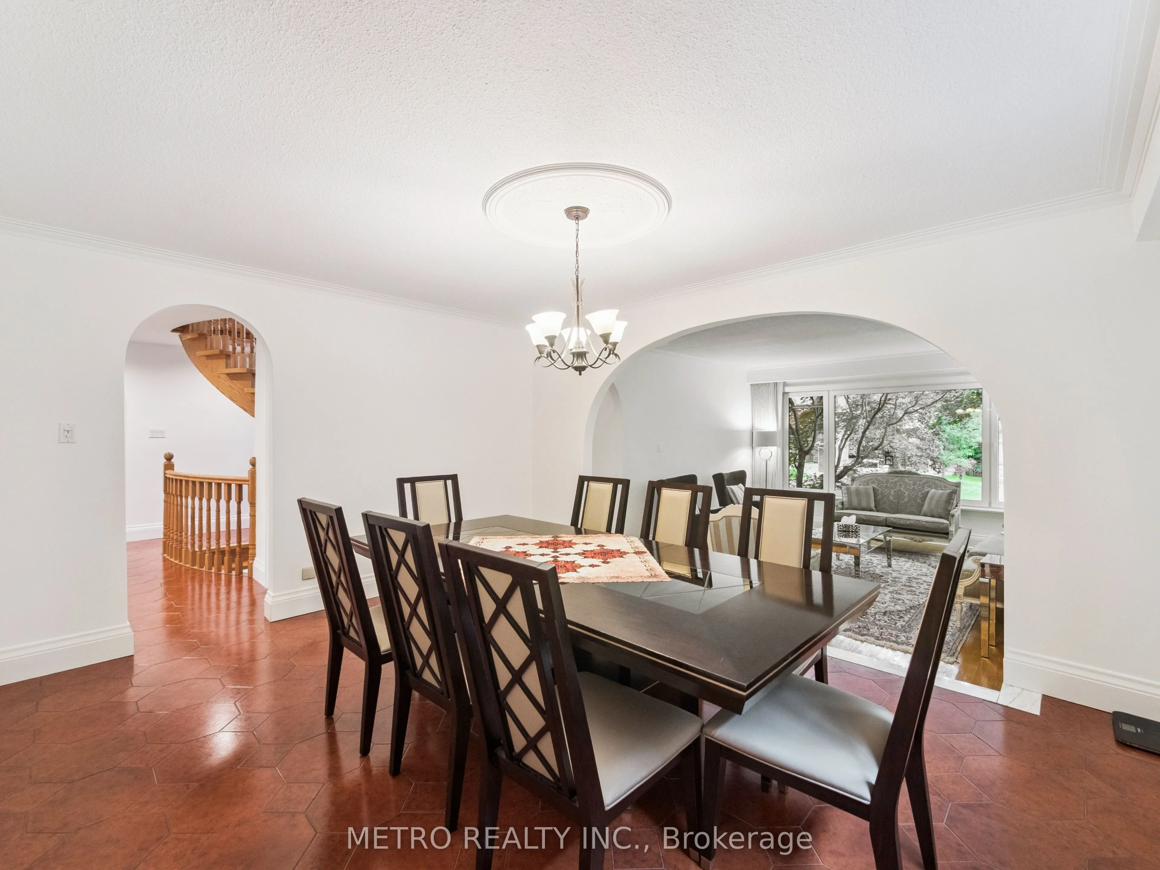 14 Village Squire Lane