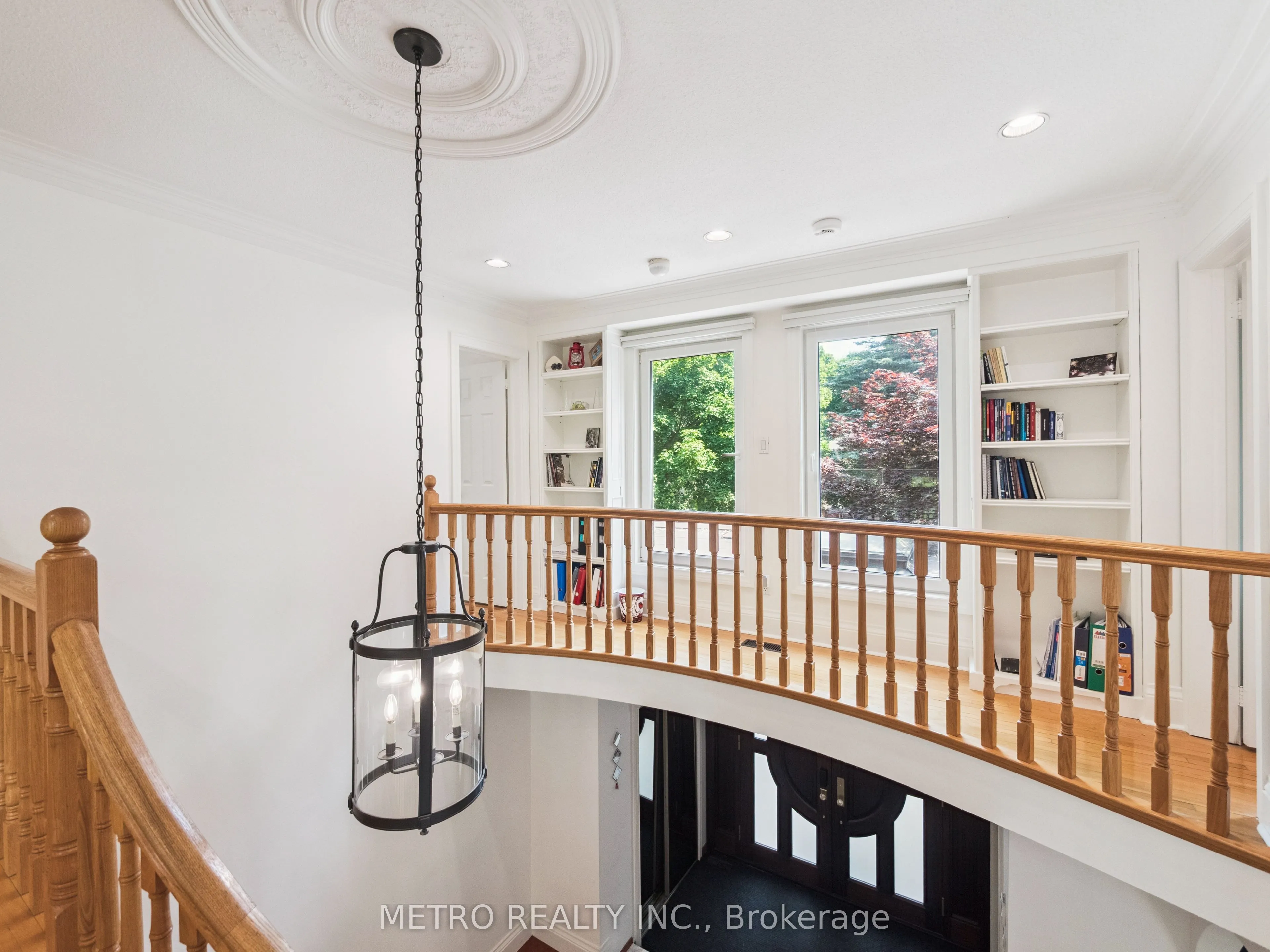 14 Village Squire Lane