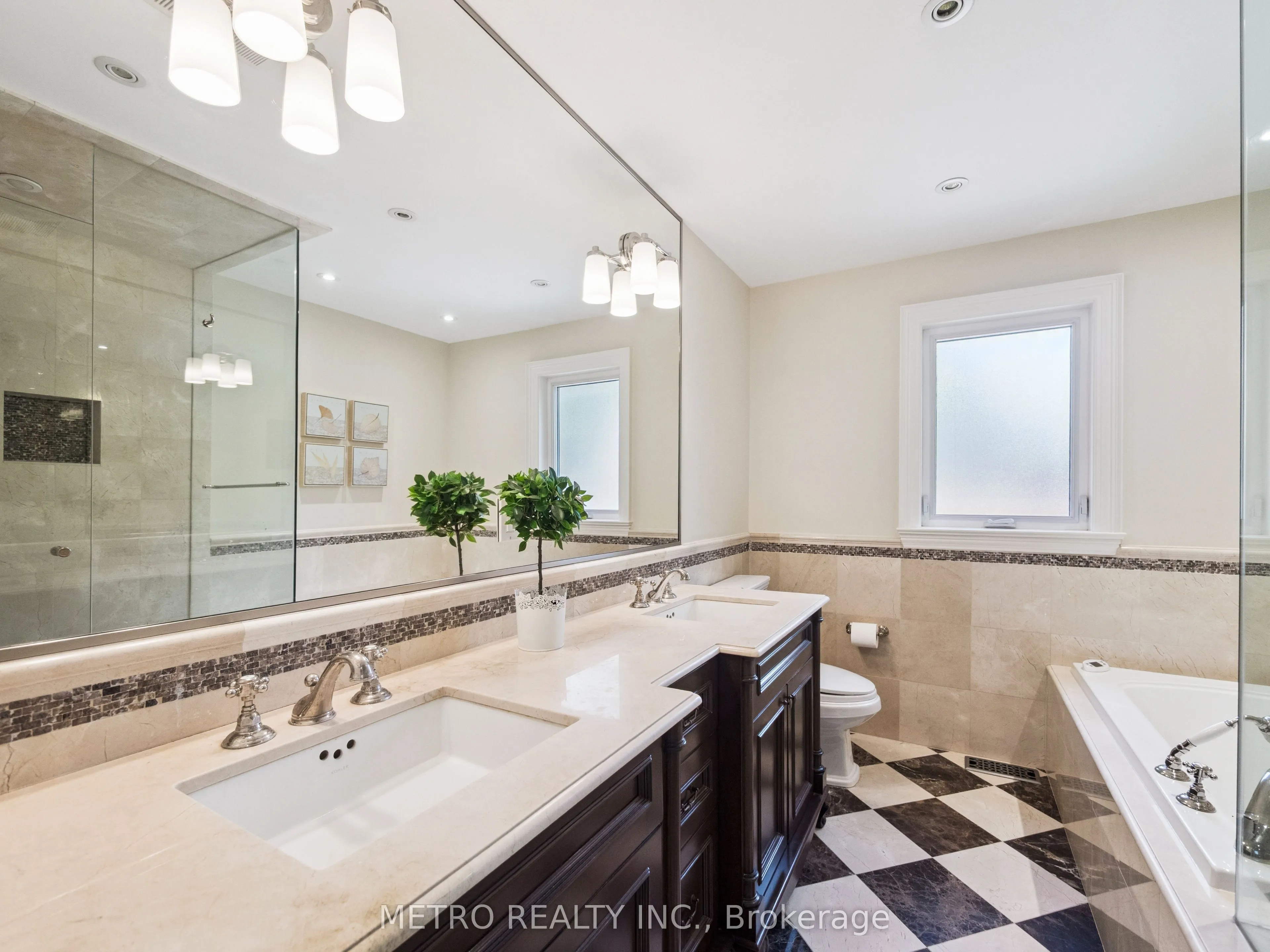 14 Village Squire Lane