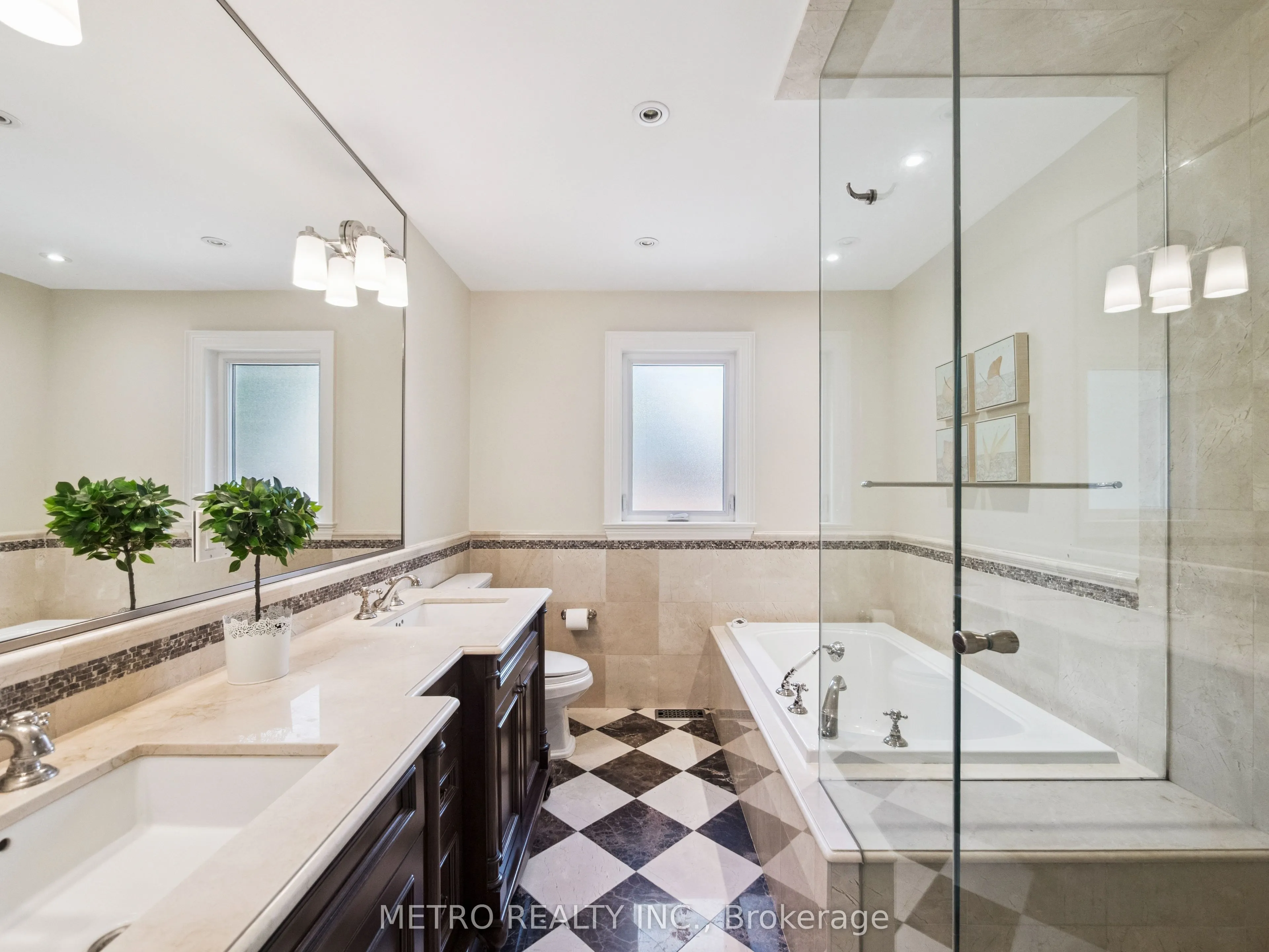 14 Village Squire Lane