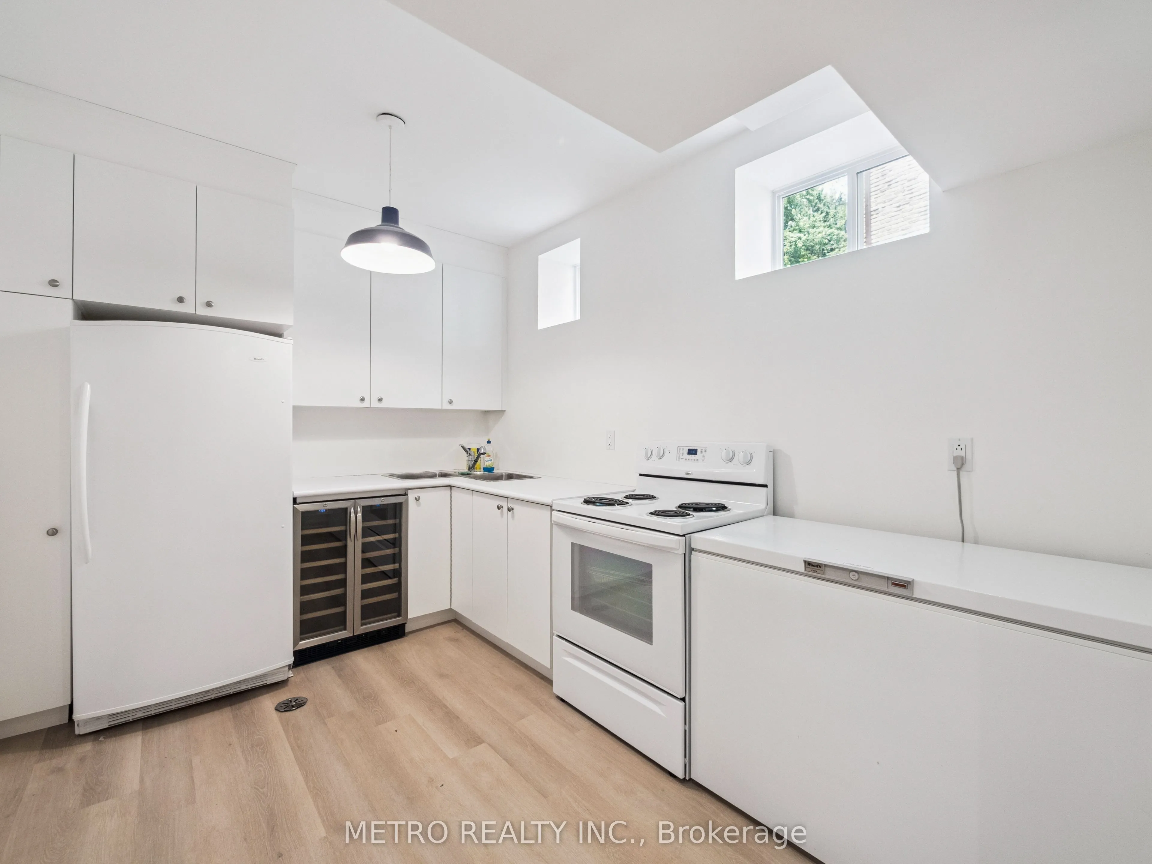 14 Village Squire Lane