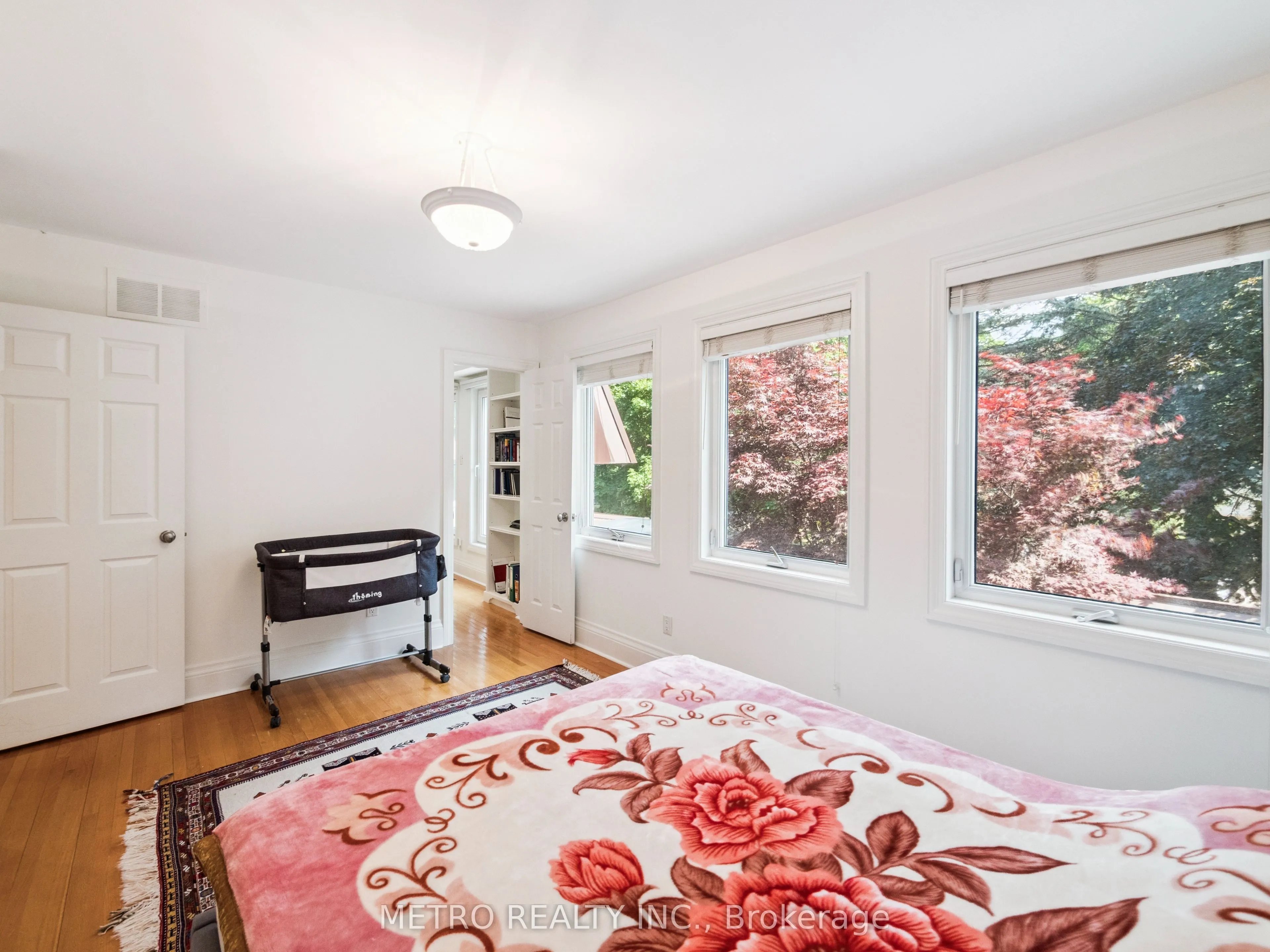 14 Village Squire Lane