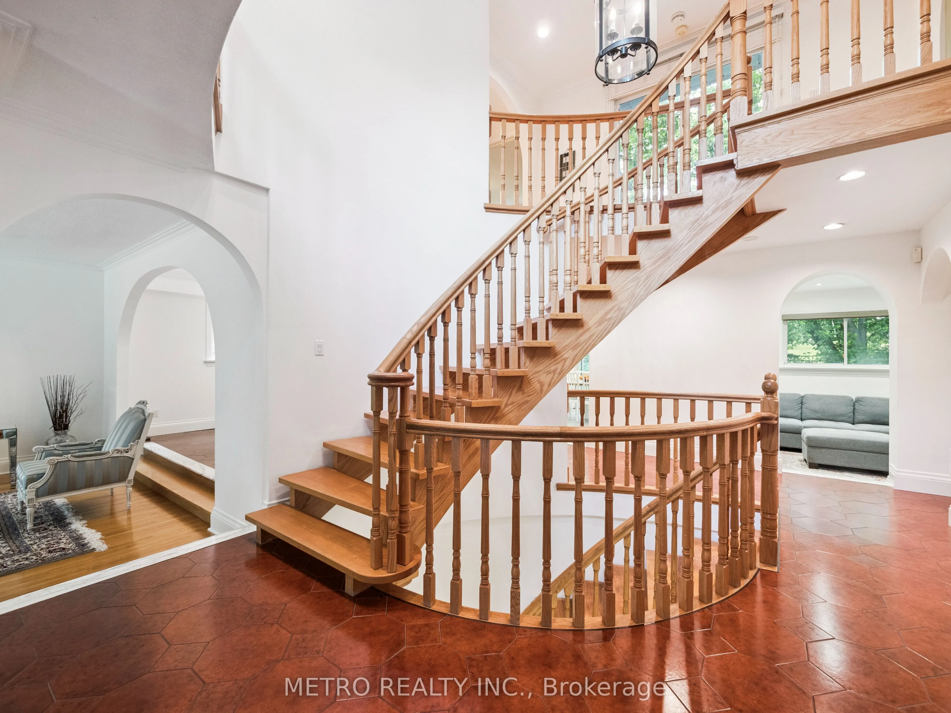 14 Village Squire Lane