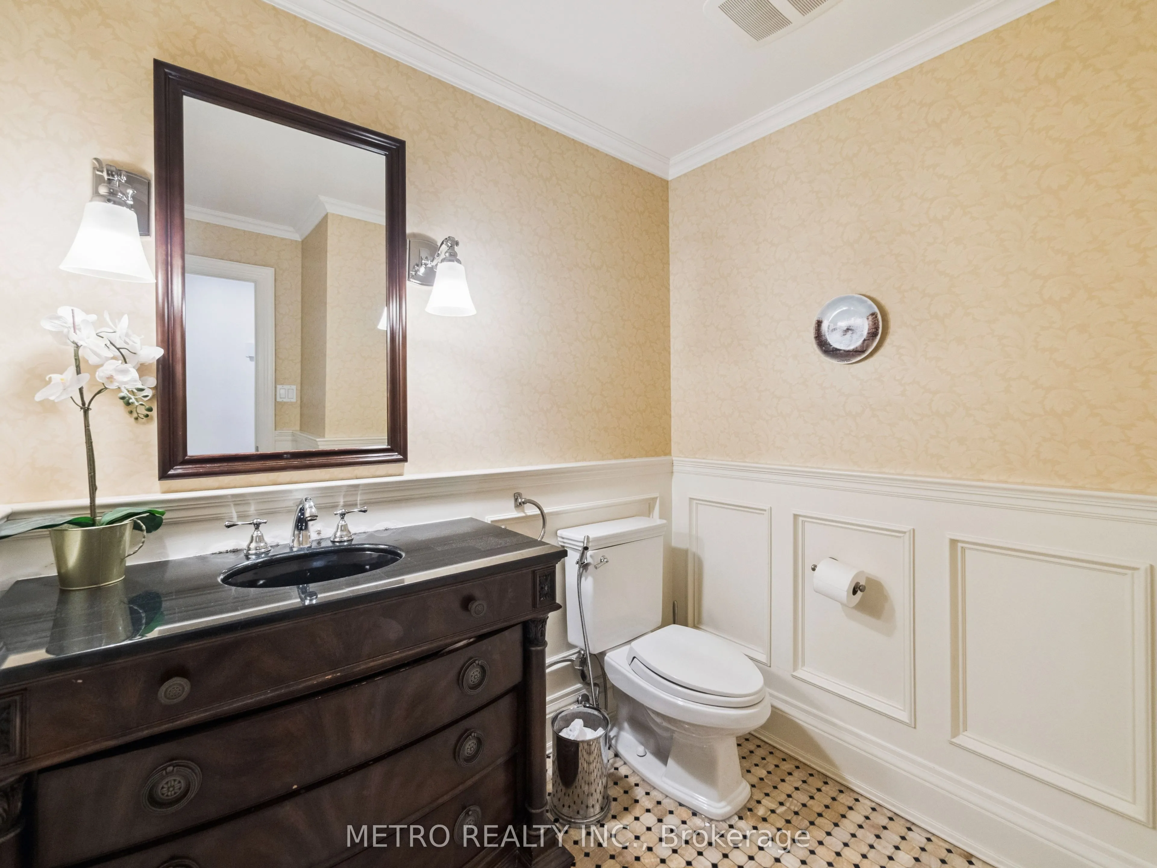 14 Village Squire Lane