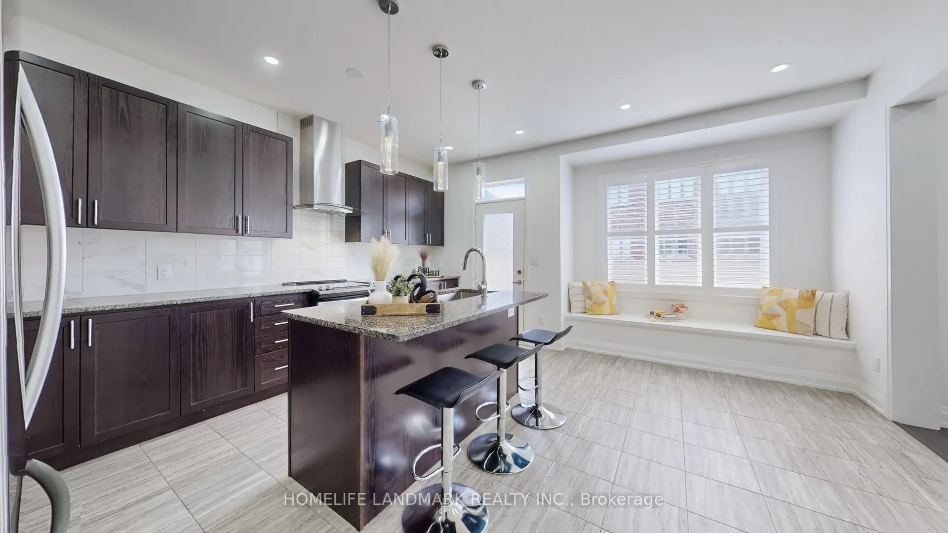 51 Crimson King Way