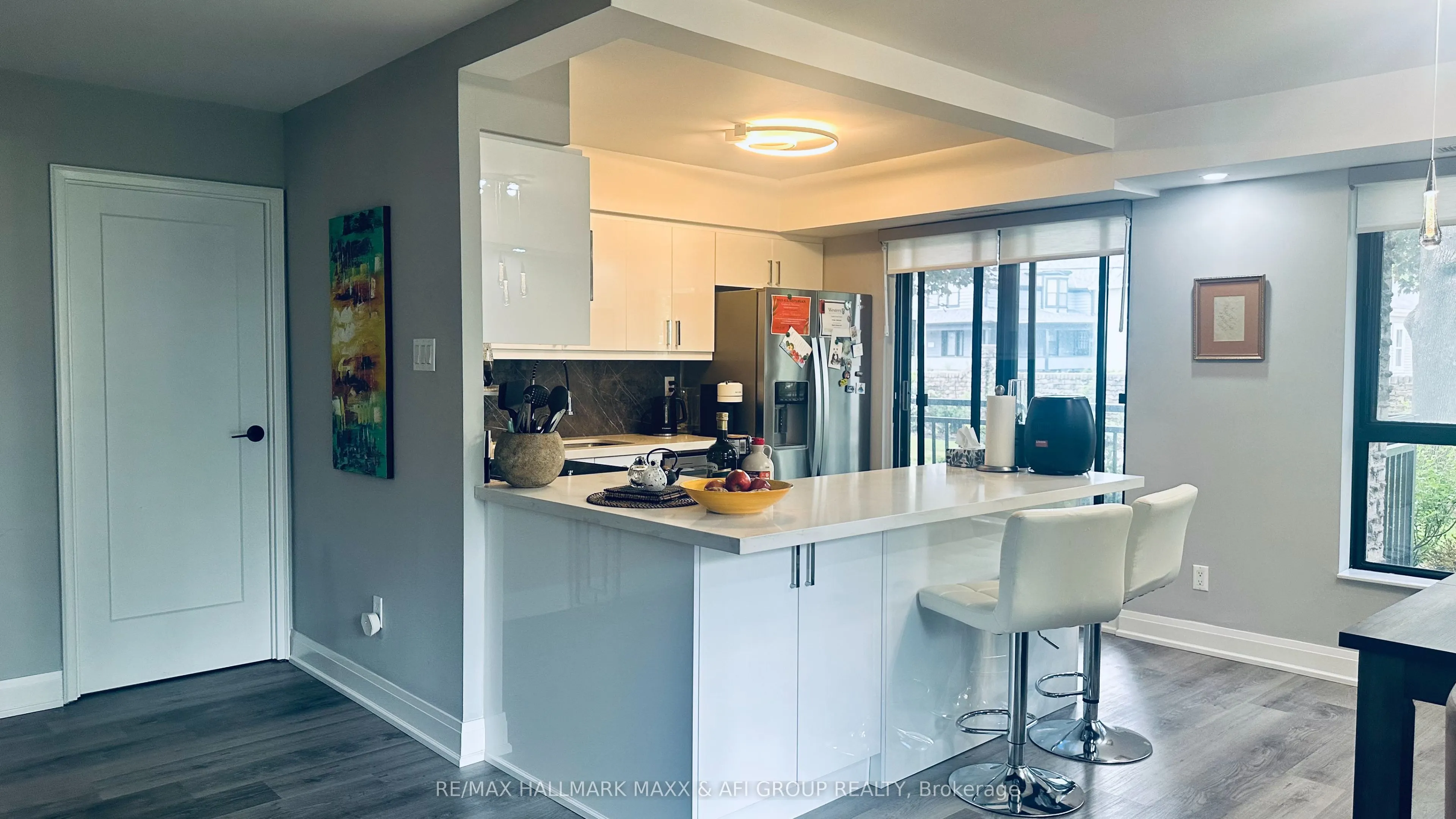 15390 Yonge Street #201