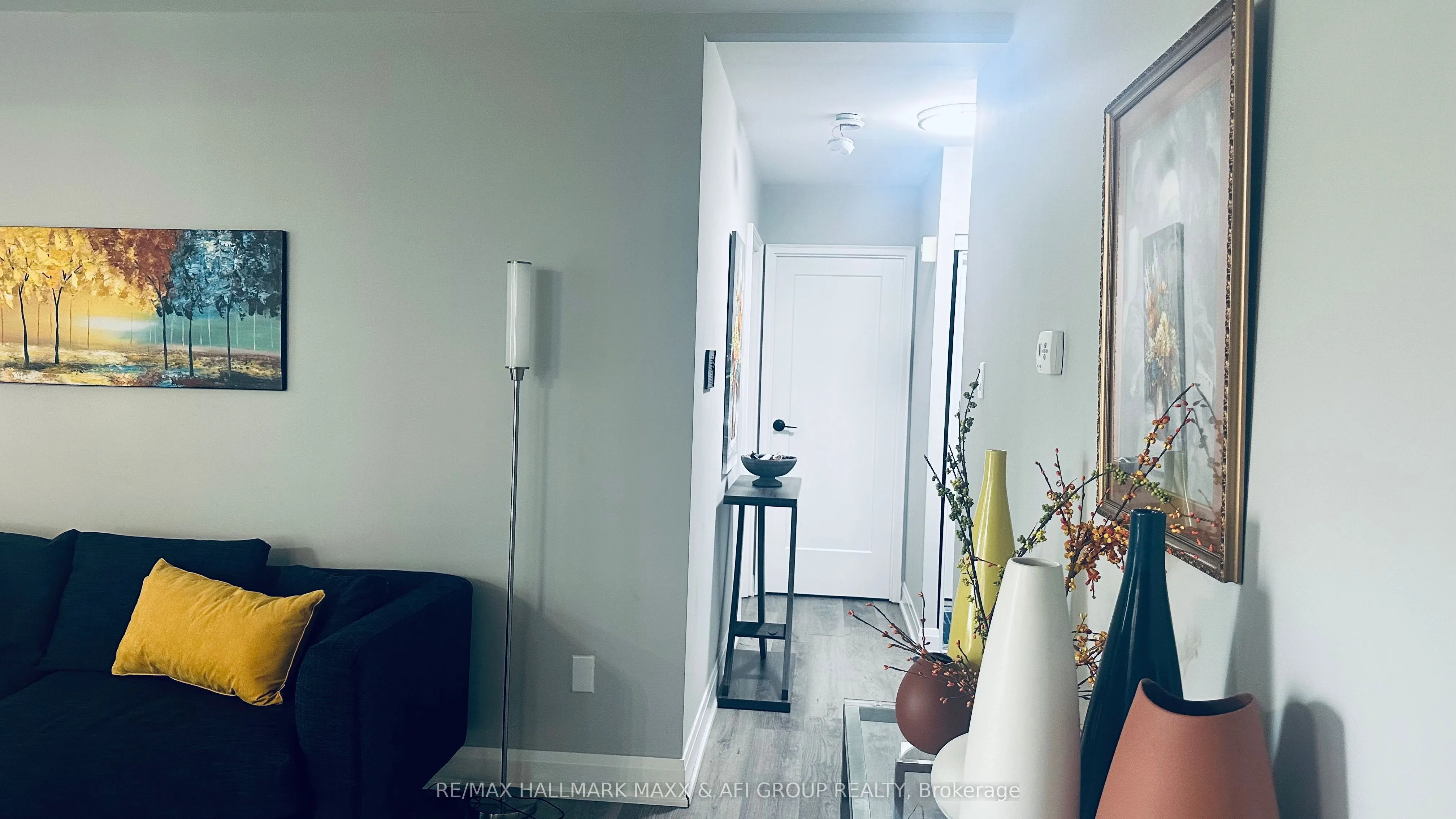 15390 Yonge Street #201