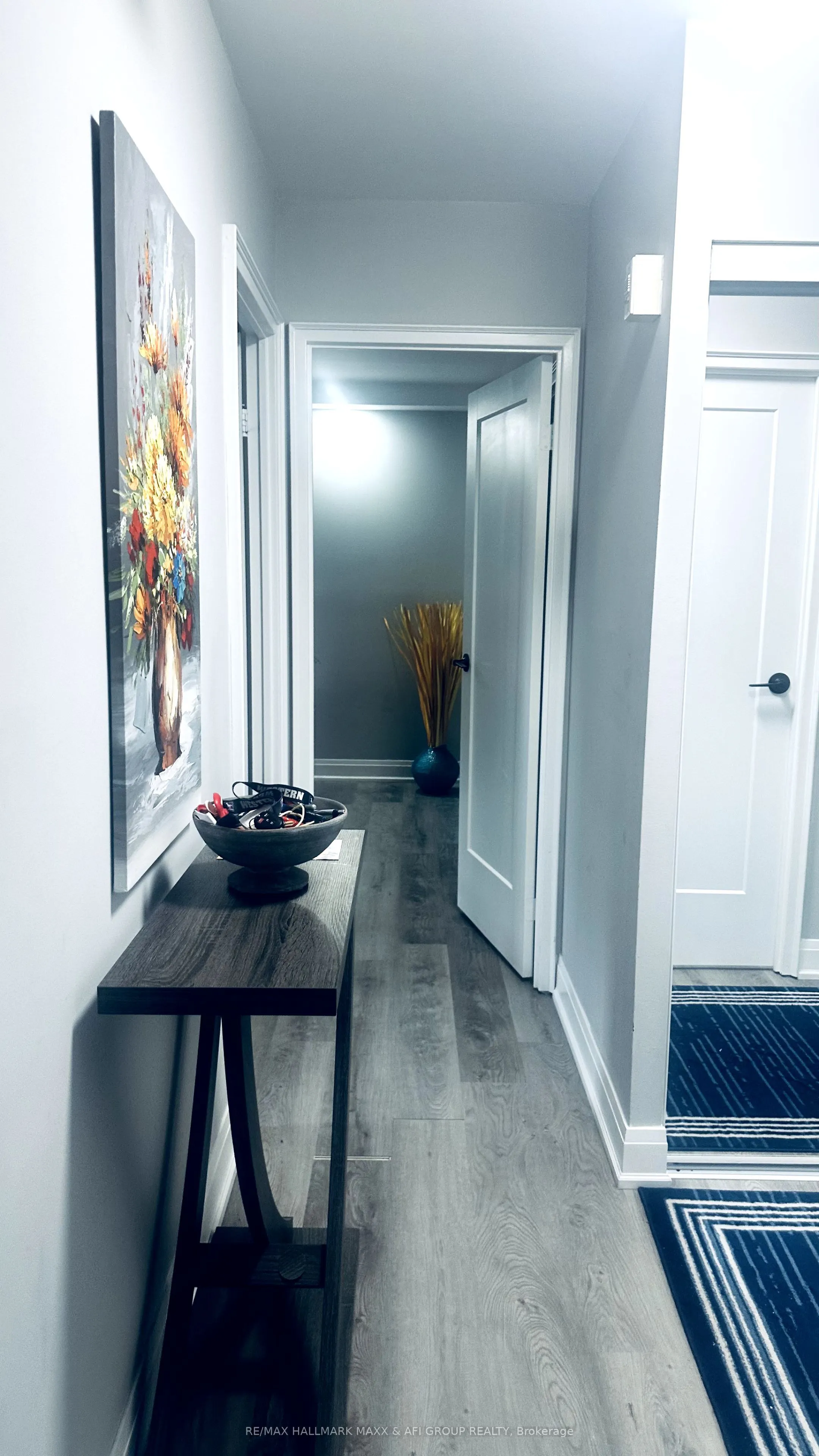 15390 Yonge Street #201