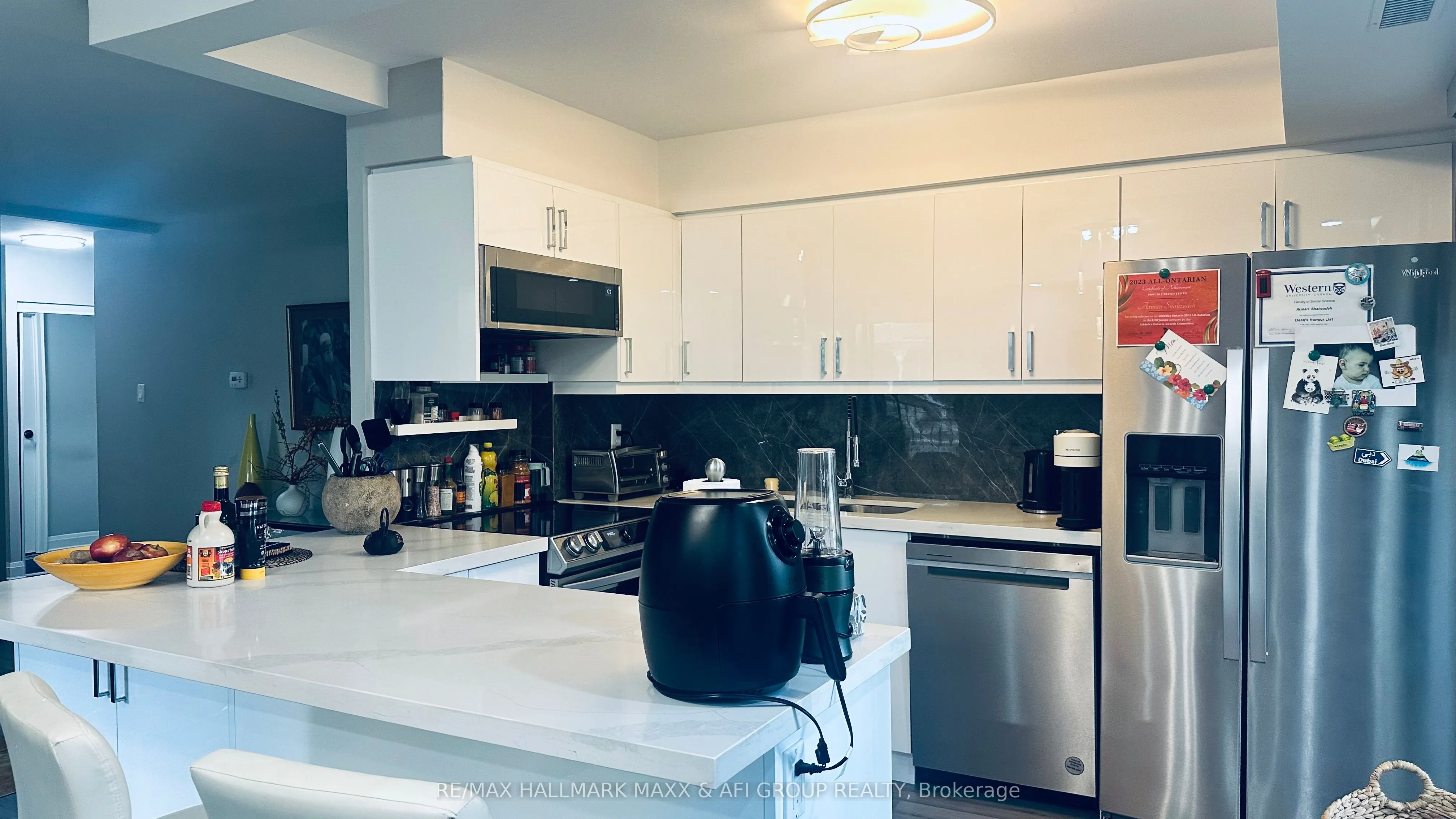 15390 Yonge Street #201