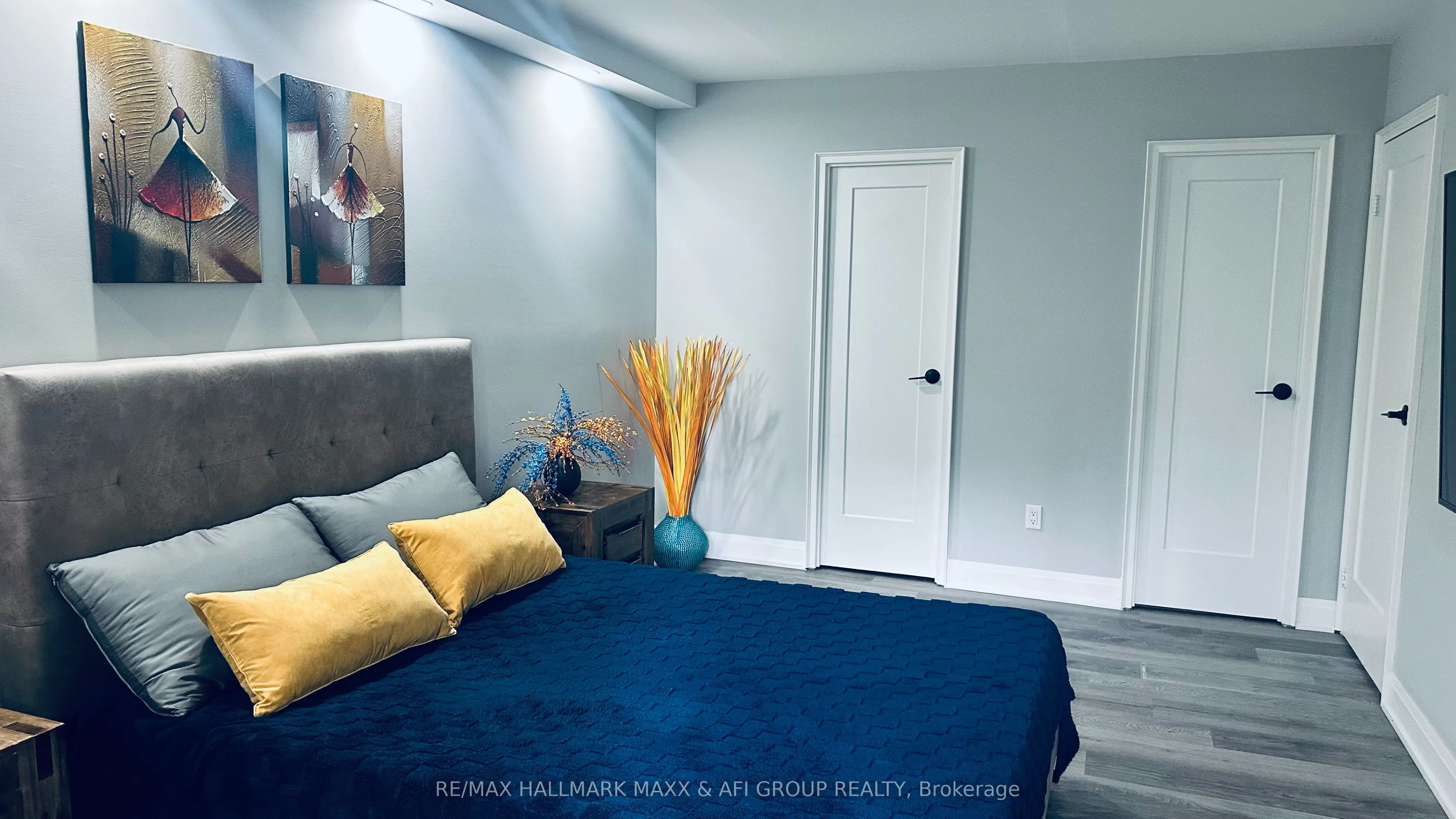 15390 Yonge Street #201