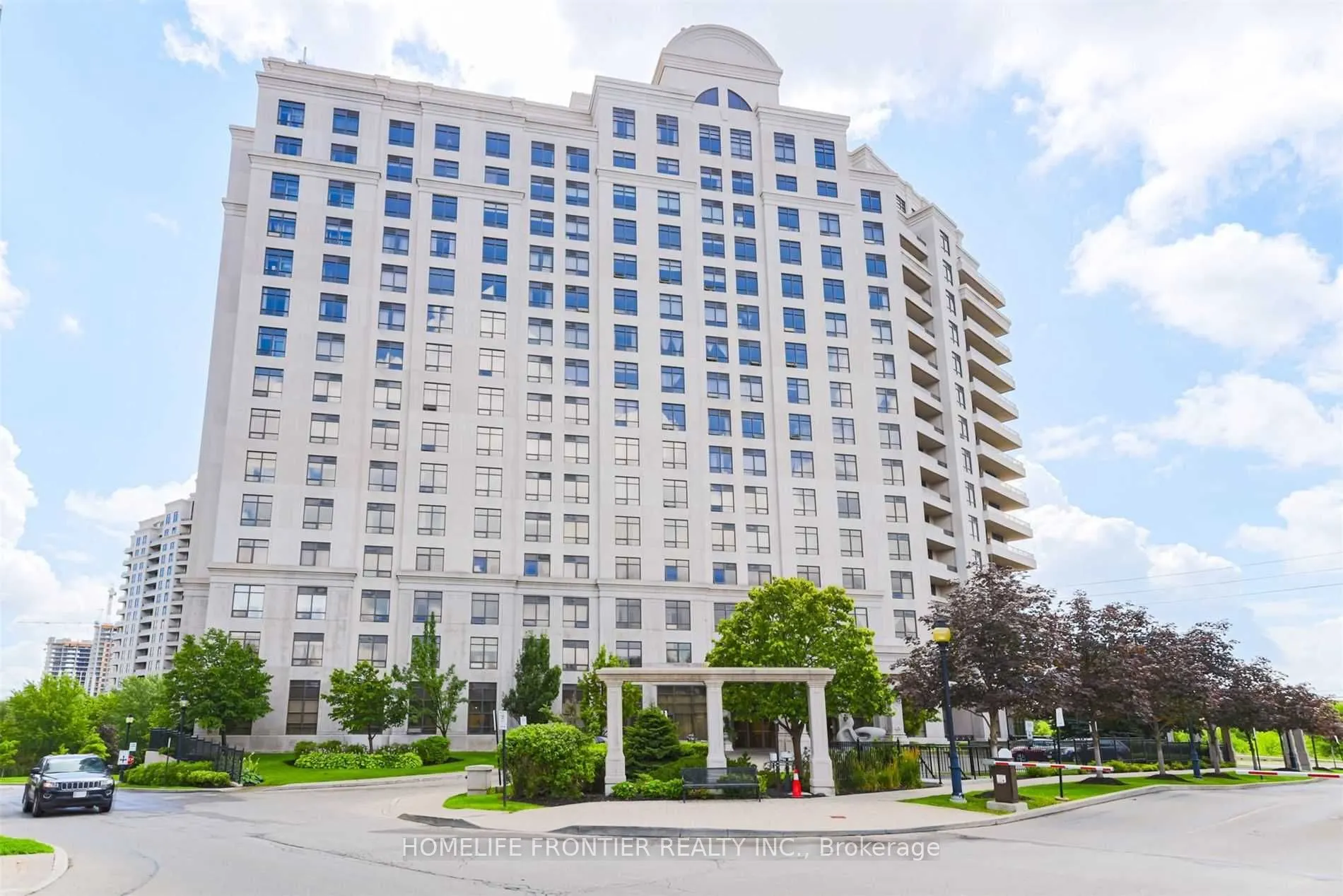 9235 Jane Street, #511