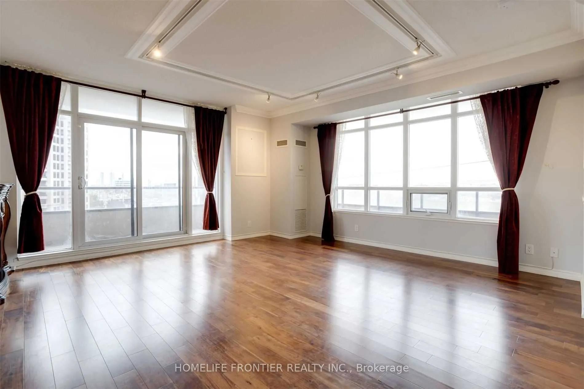 9235 Jane Street, #511