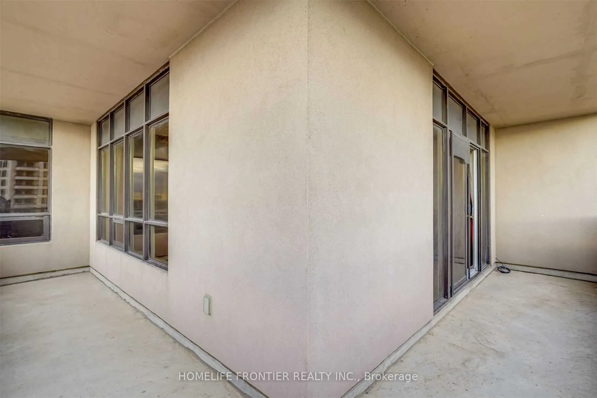 9235 Jane Street, #511