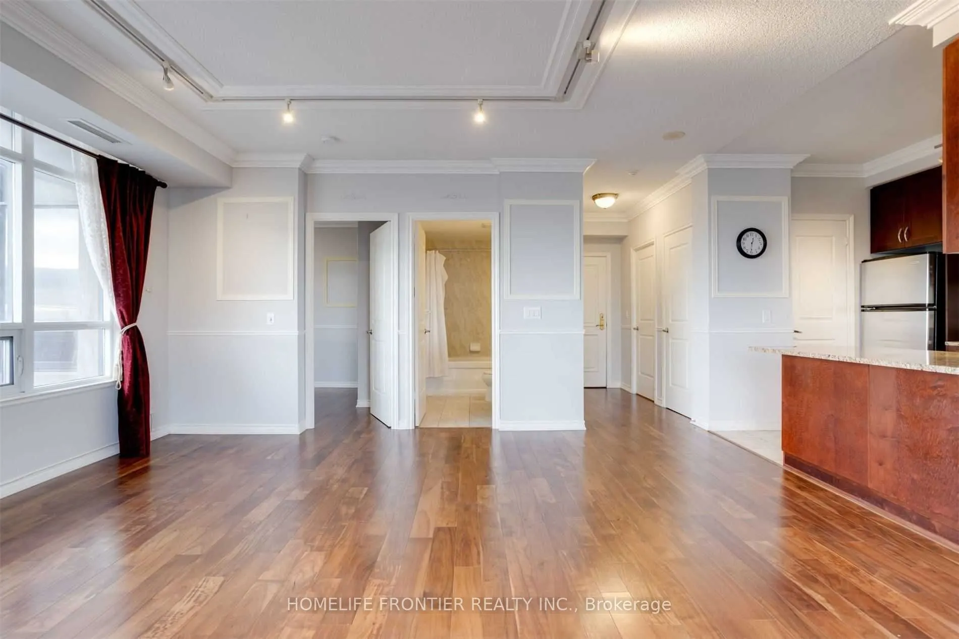 9235 Jane Street, #511