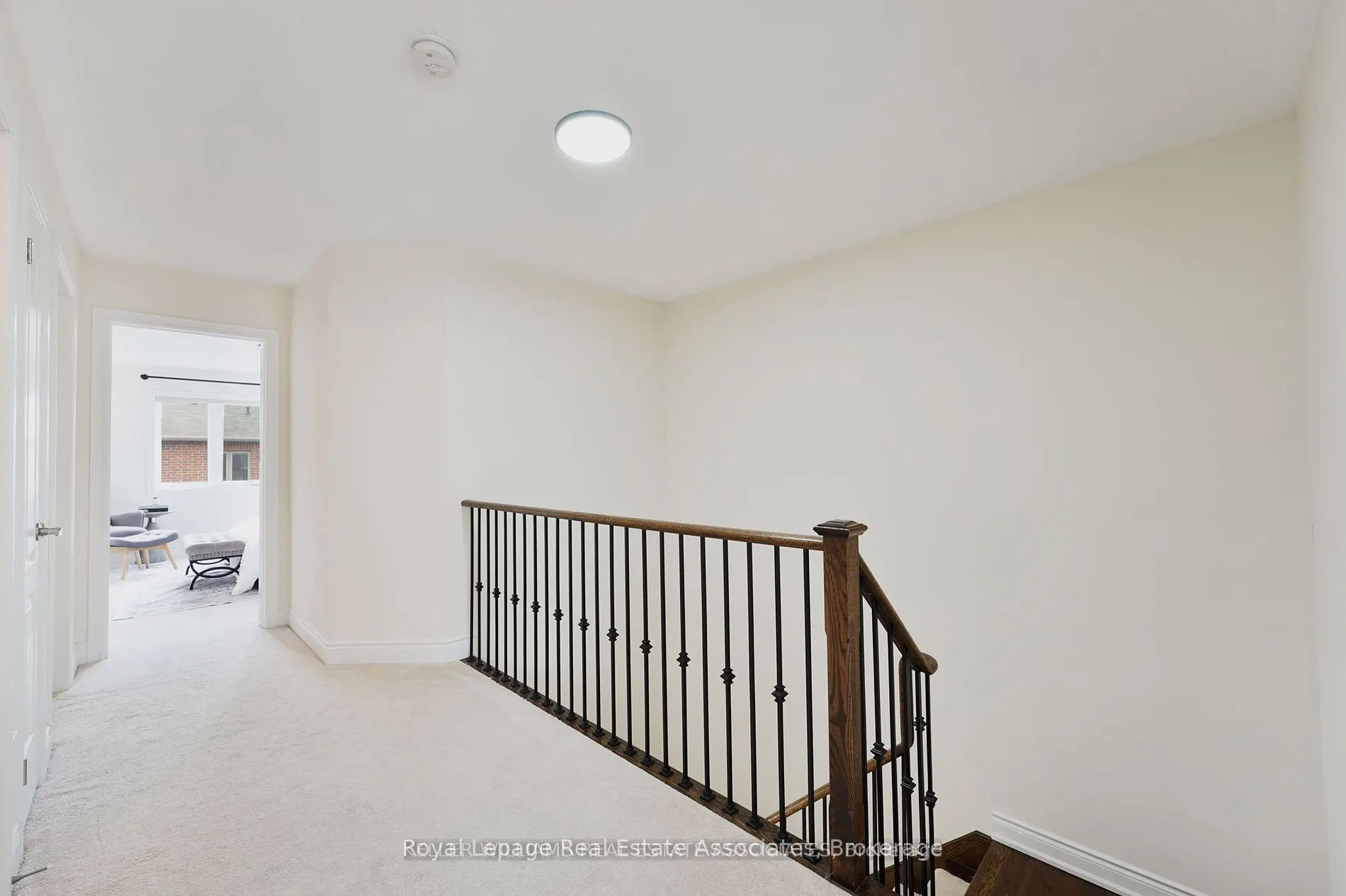 41 Mazarine Lane N