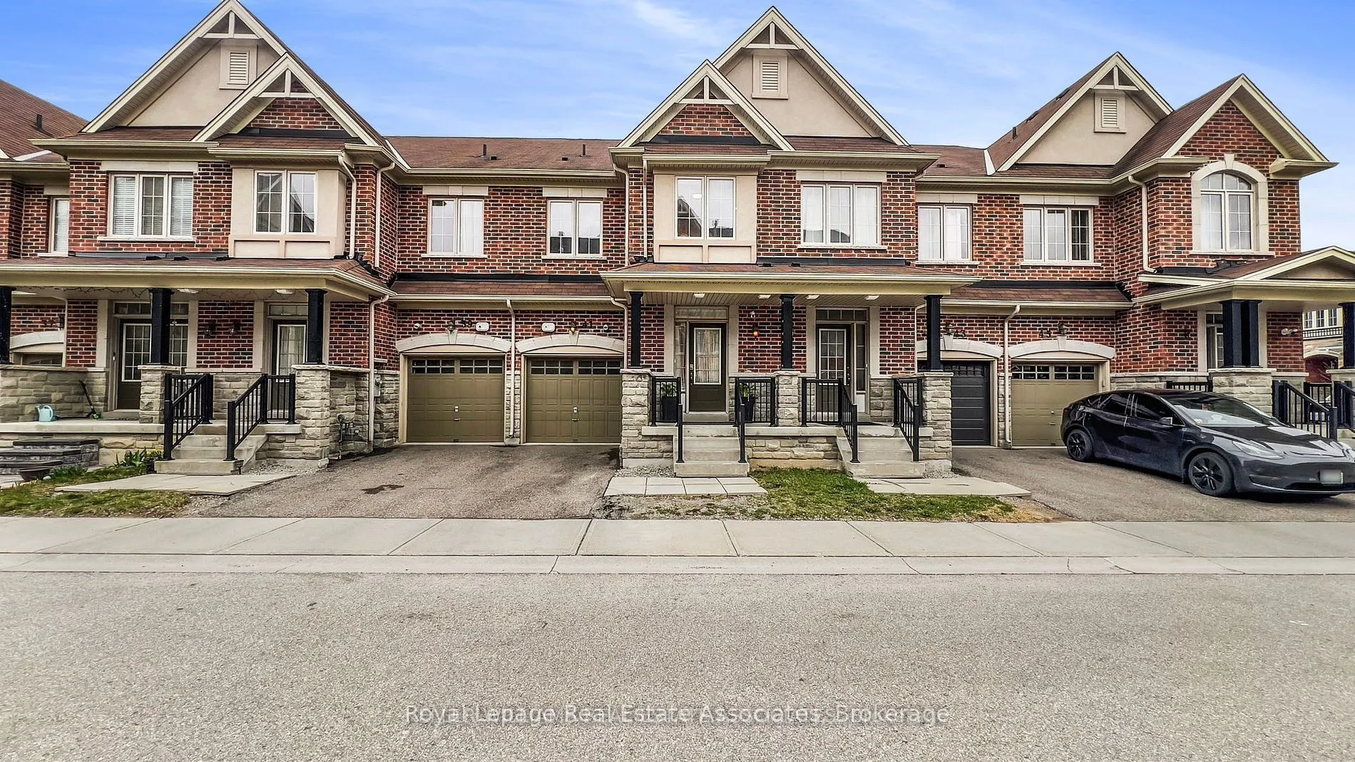 41 Mazarine Lane N