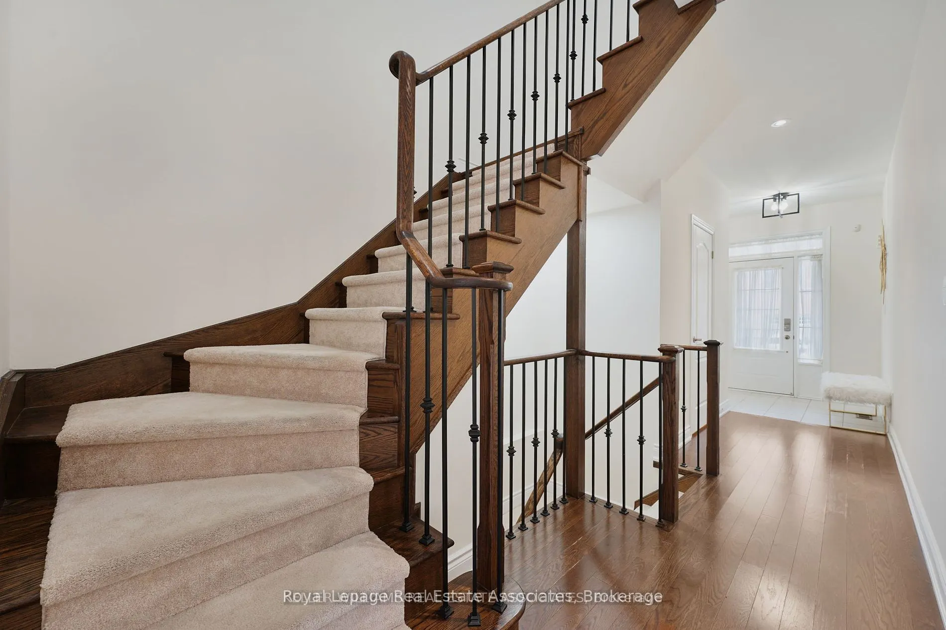 41 Mazarine Lane N