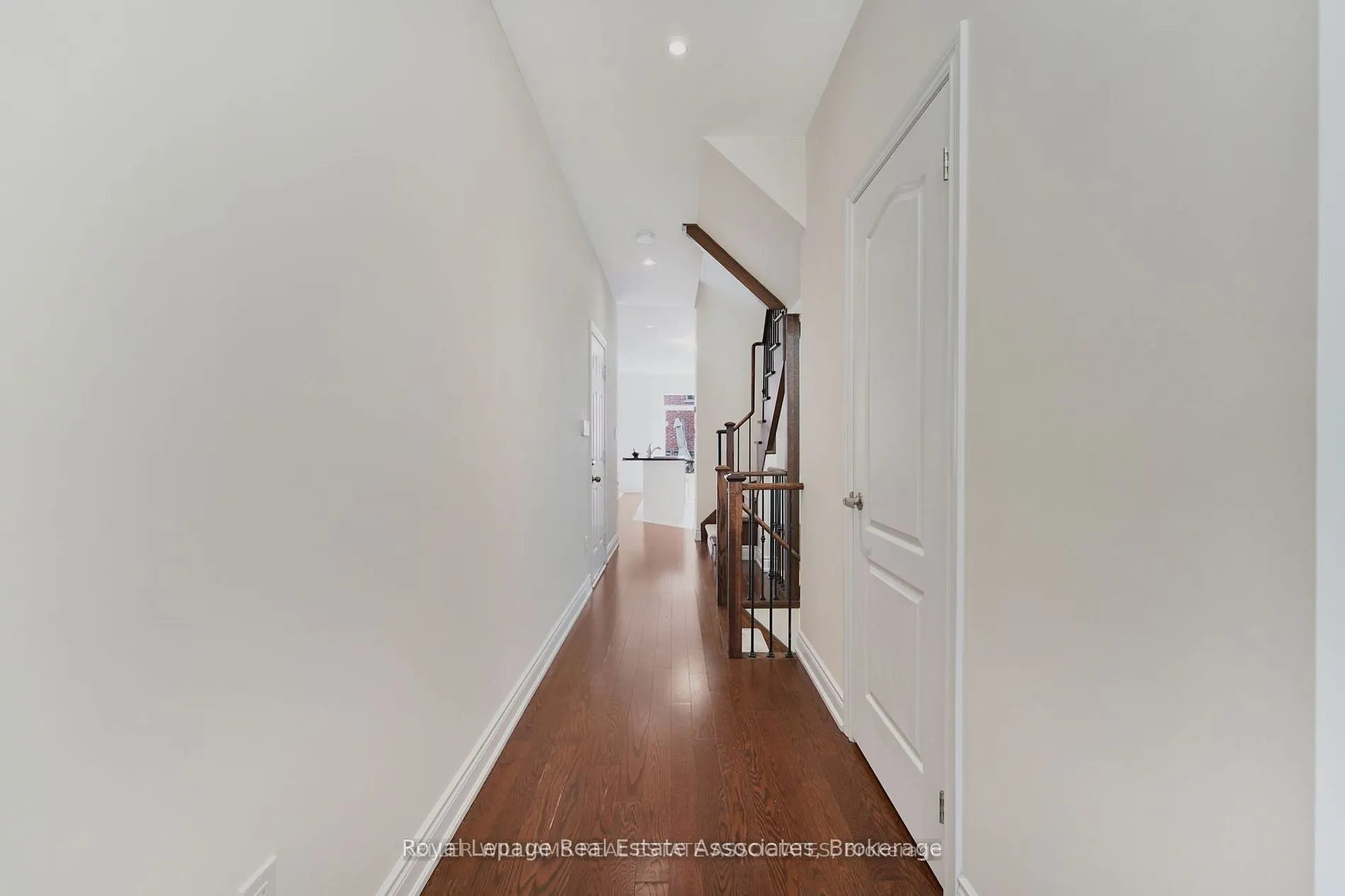 41 Mazarine Lane N