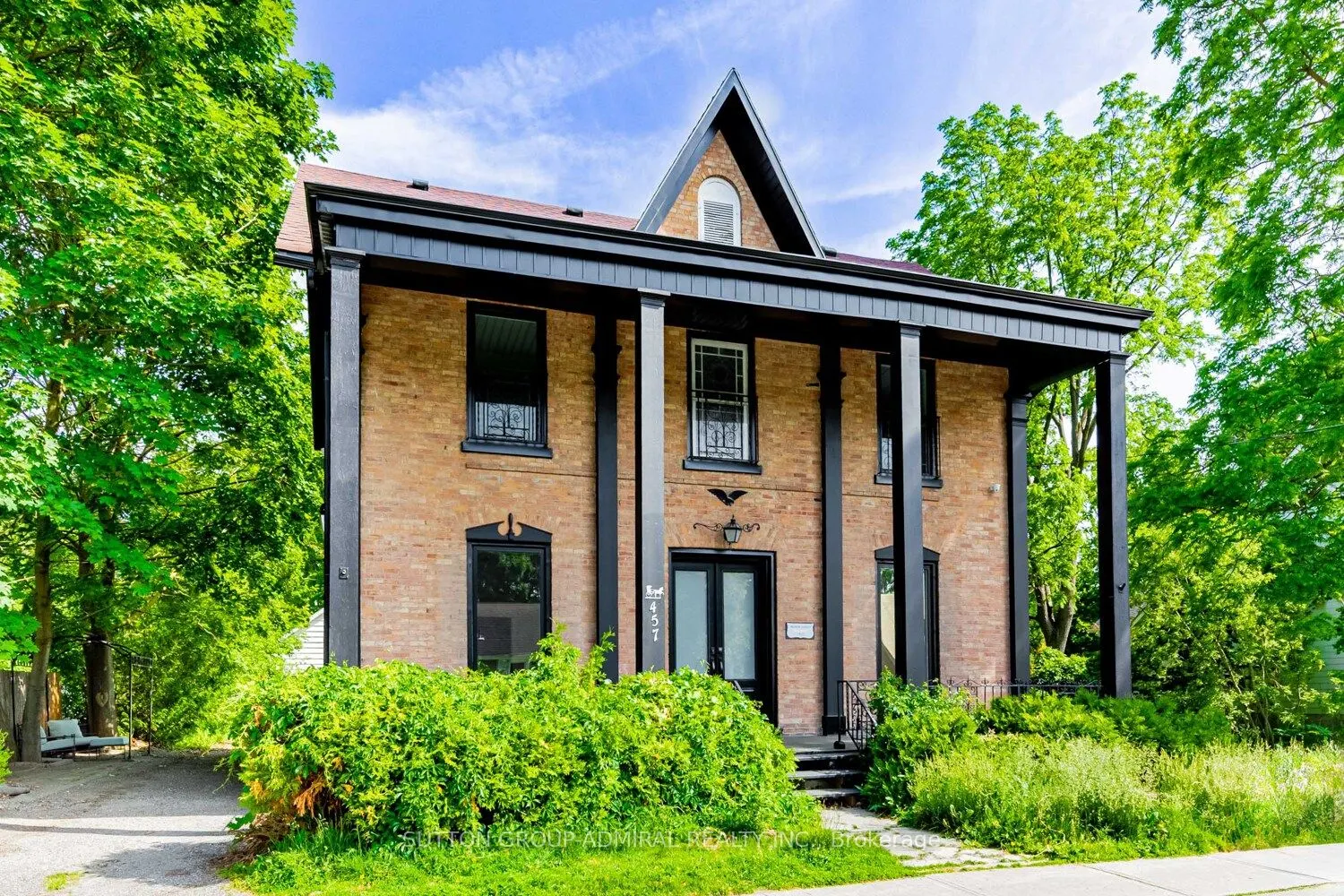 457 D'Arcy Street, #1