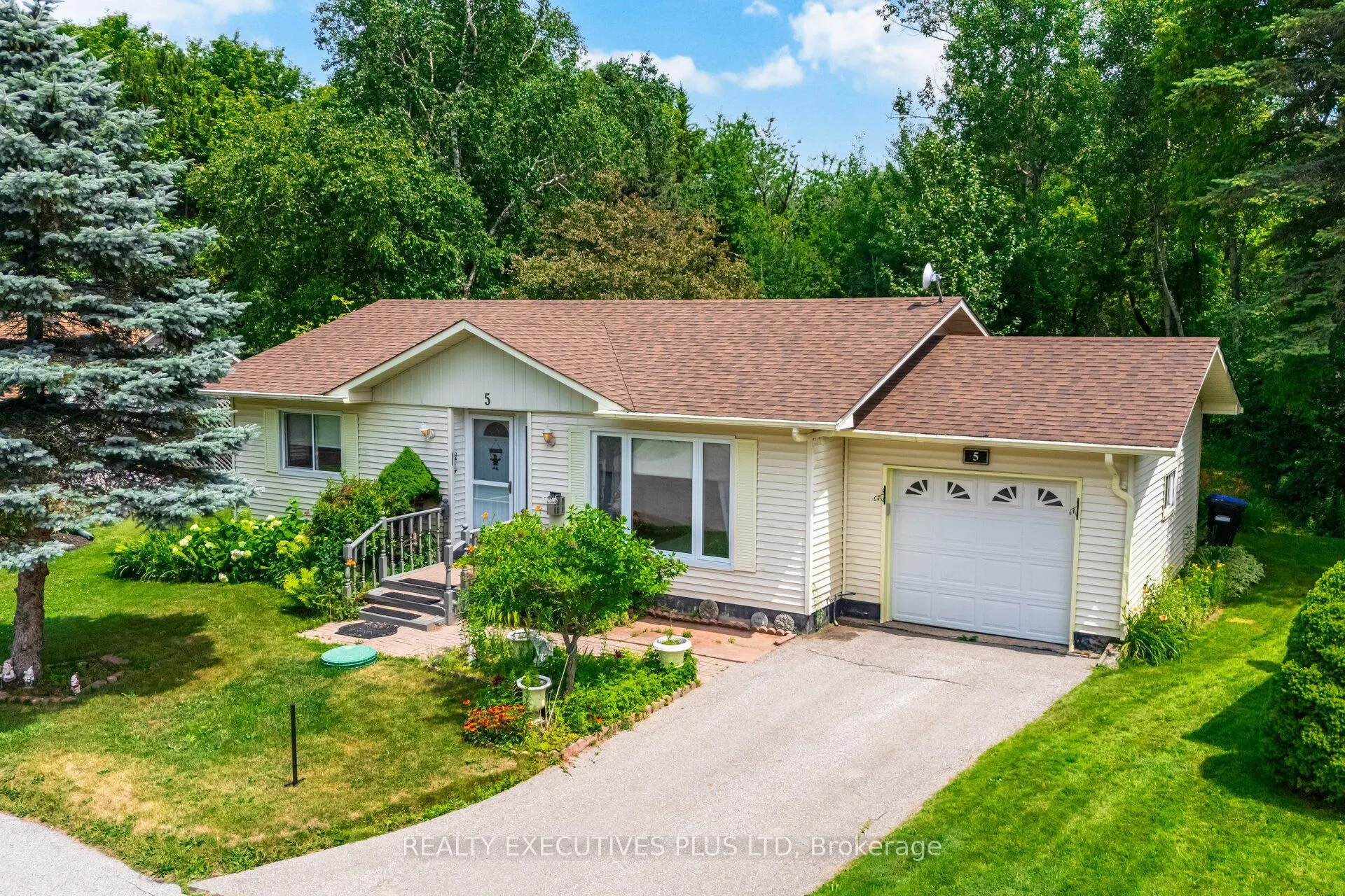 5 Pineview Court
