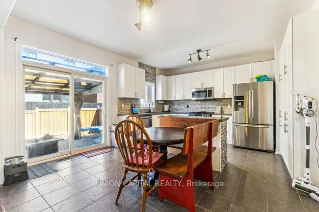 10 Bud Leggett Crescent