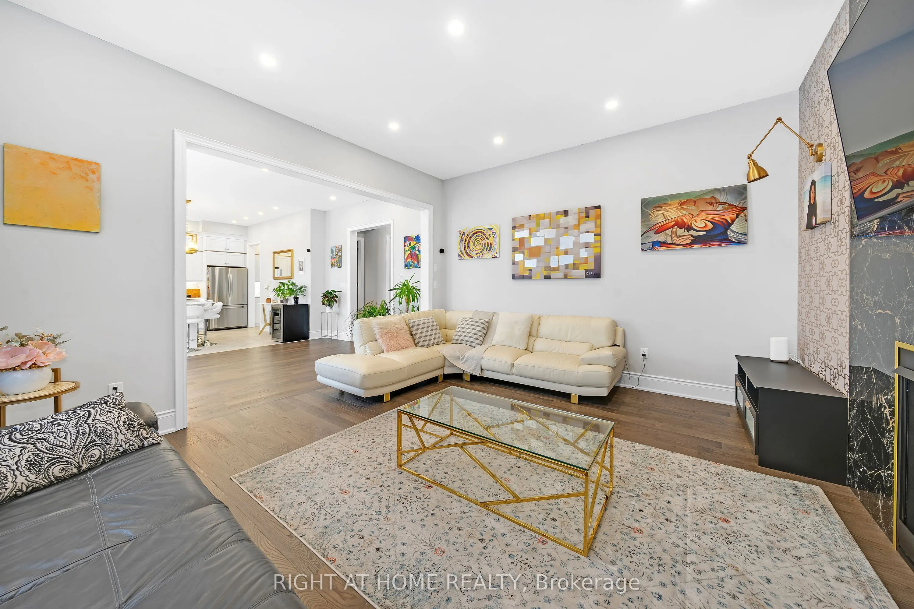 45 Cairns Gate