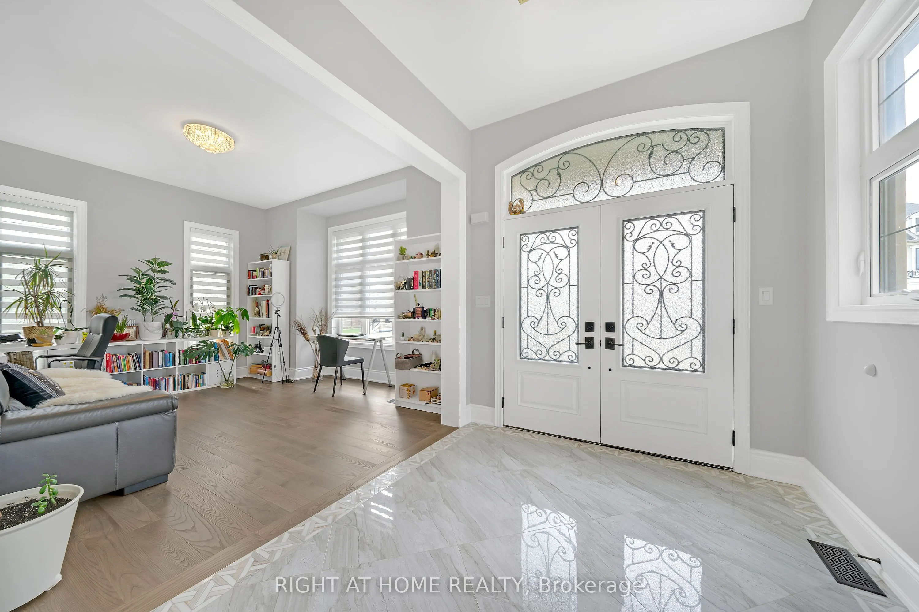 45 Cairns Gate