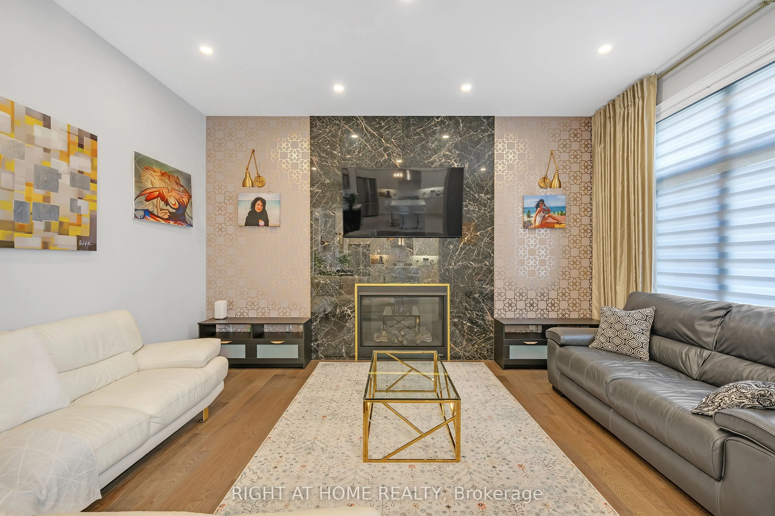 45 Cairns Gate