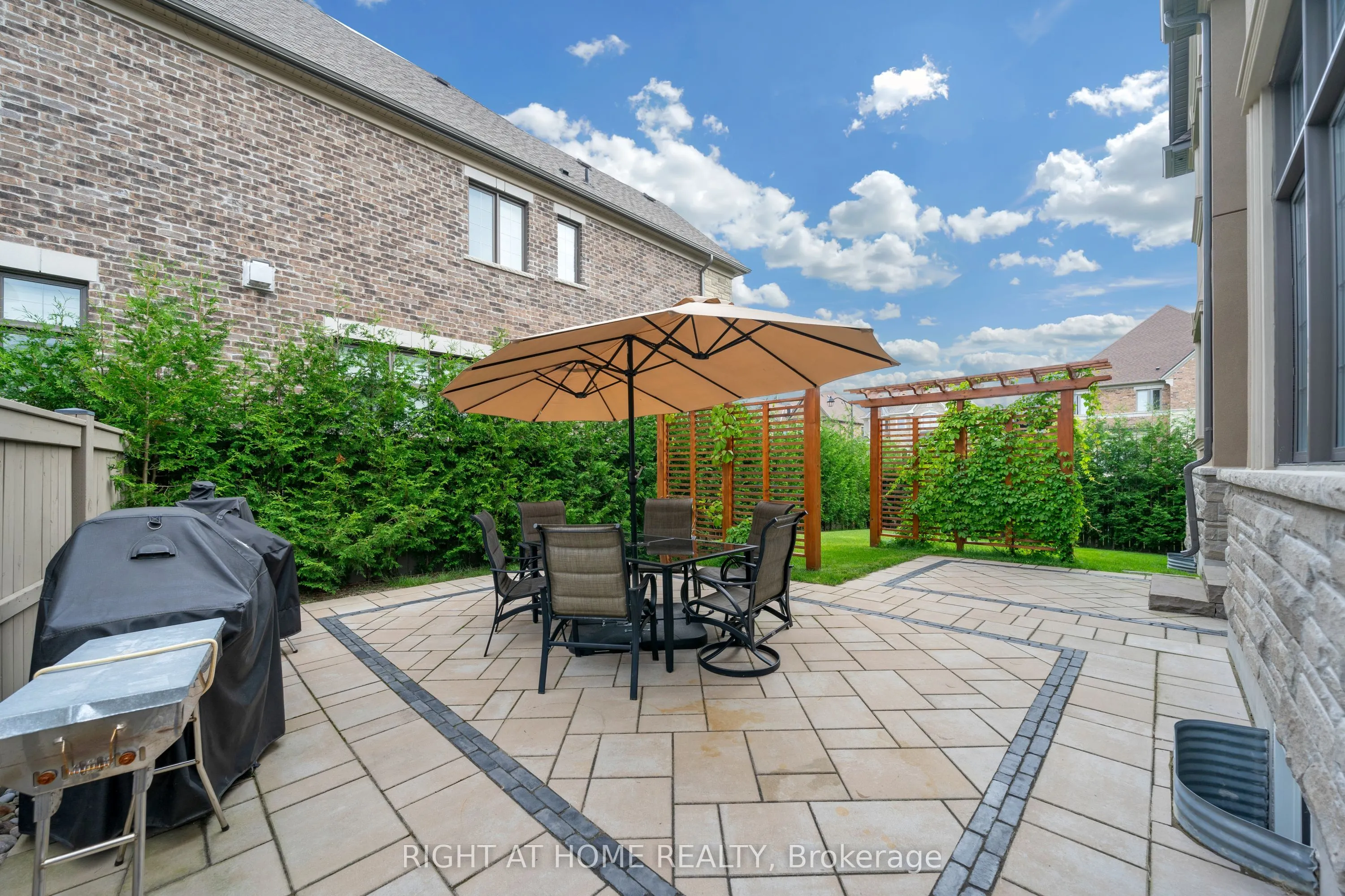 45 Cairns Gate