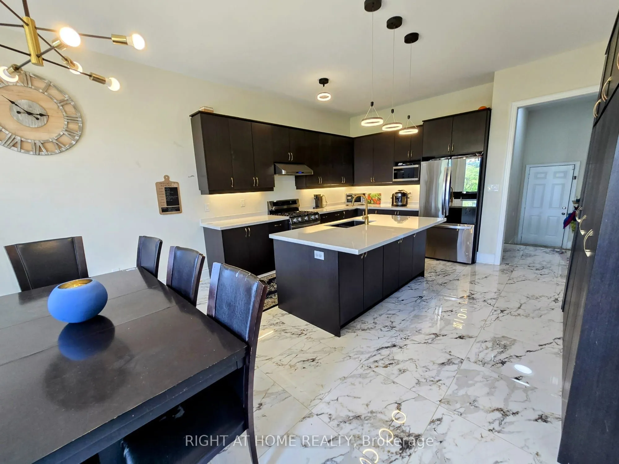 326 Boundary Boulevard, #Main Level