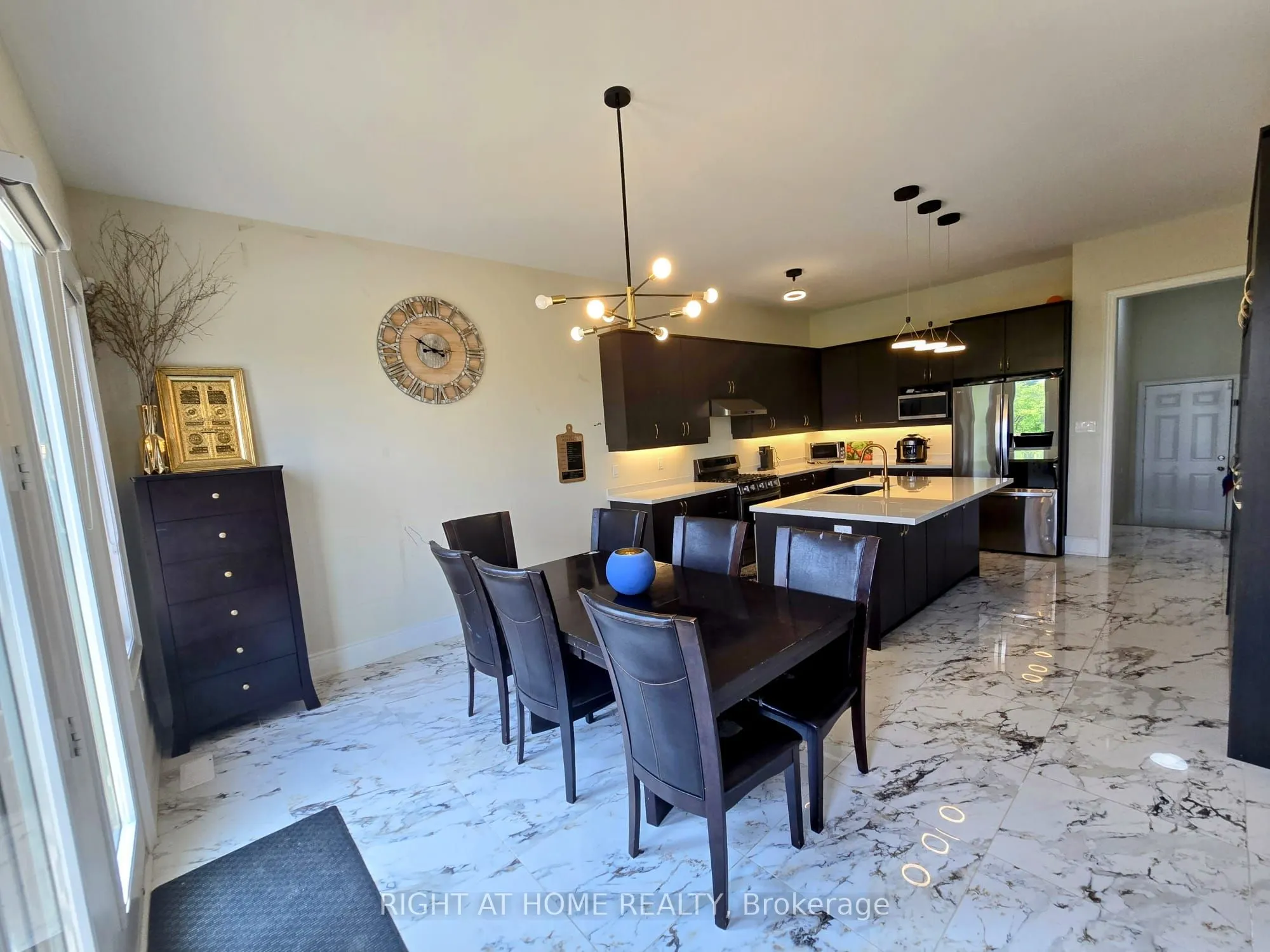 326 Boundary Boulevard, #Main Level
