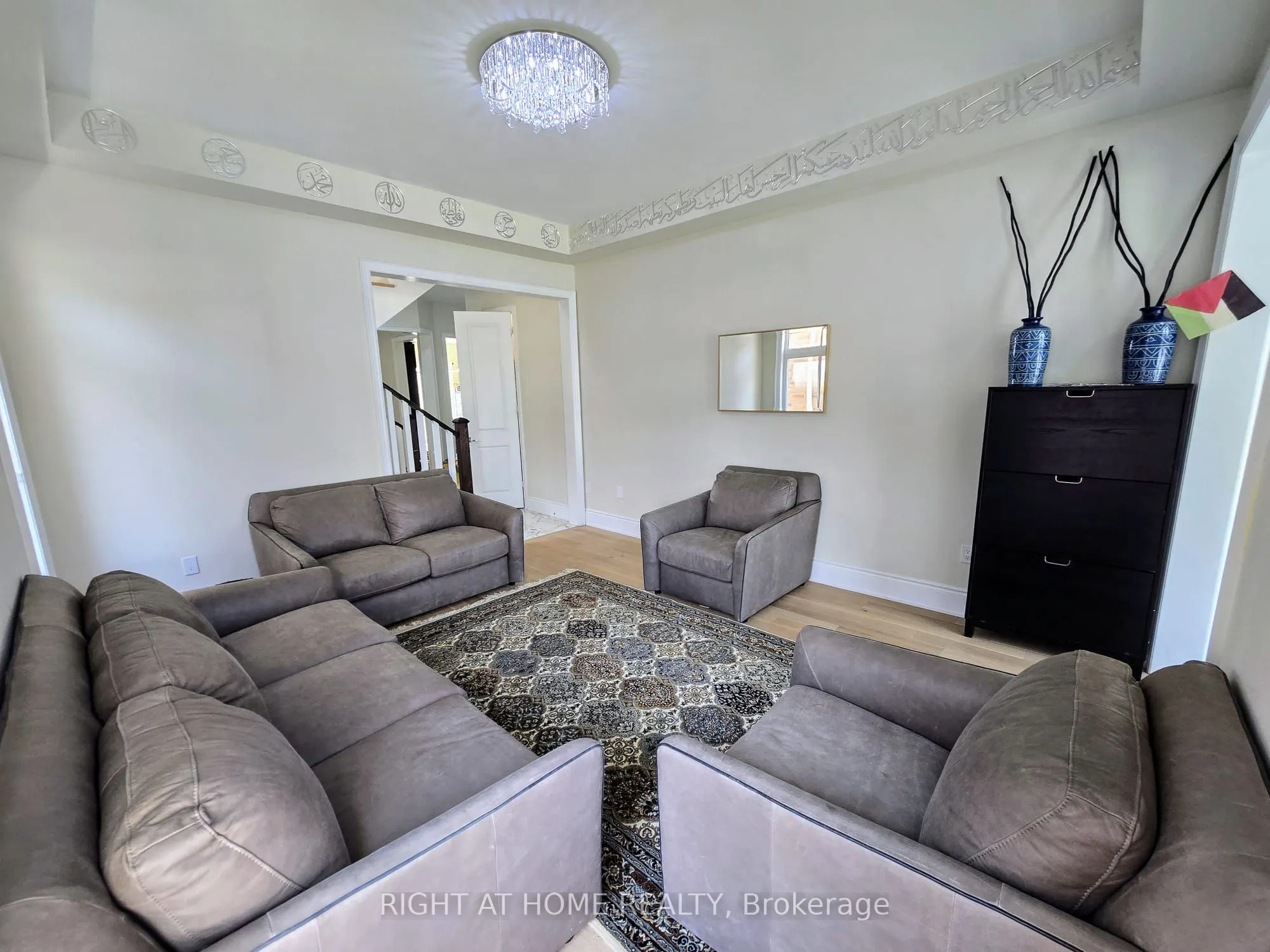 326 Boundary Boulevard, #Main Level