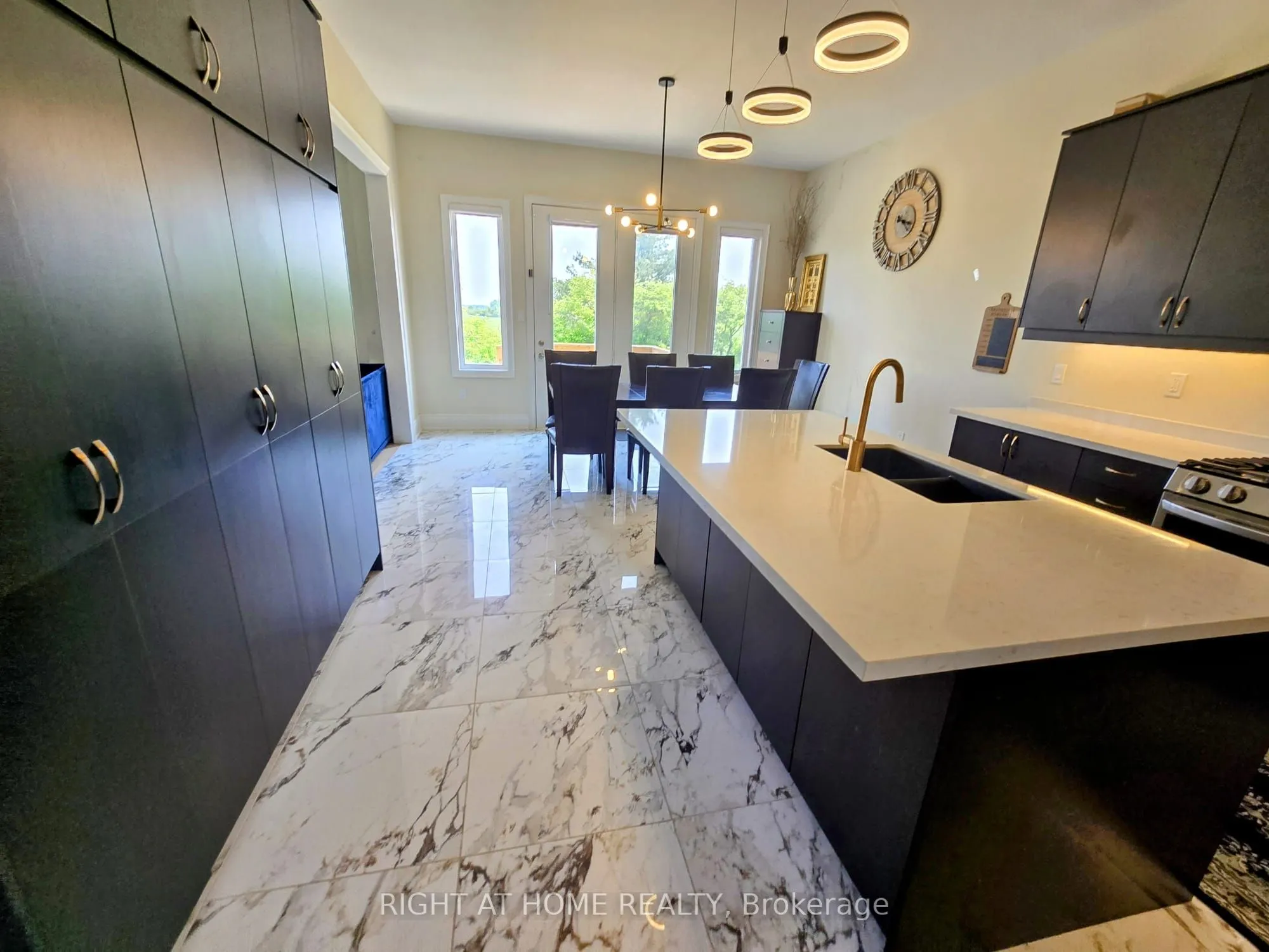 326 Boundary Boulevard, #Main Level